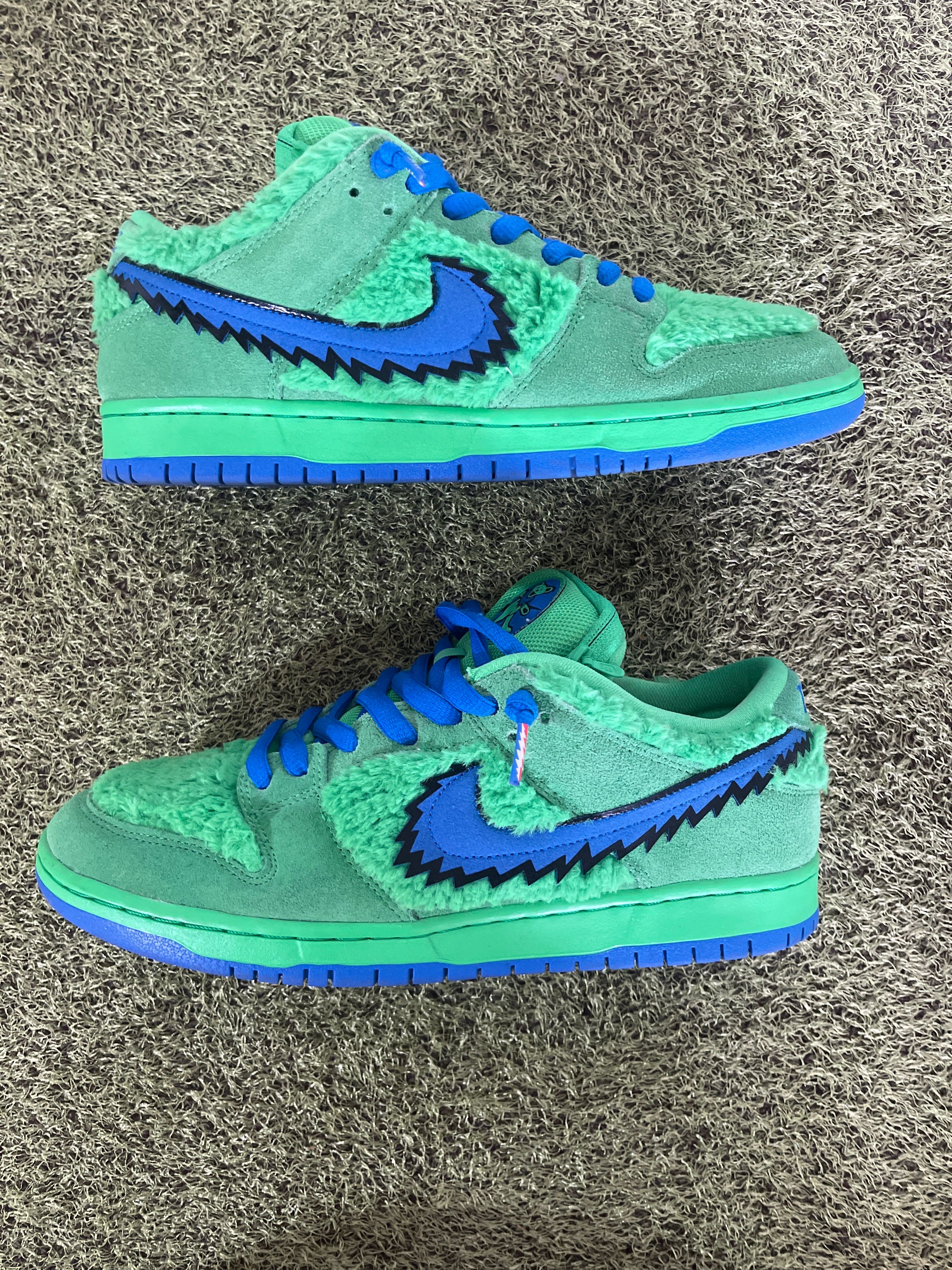 Grateful Dead × Nike SB Dunk Low "Green Bear"