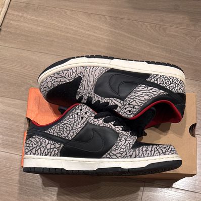 Supreme × Nike SB Dunk Low "Black Cement/Safari" (2002)