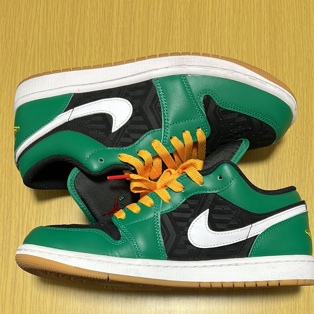 Nike Air Jordan 1 Low SE "Malachite"