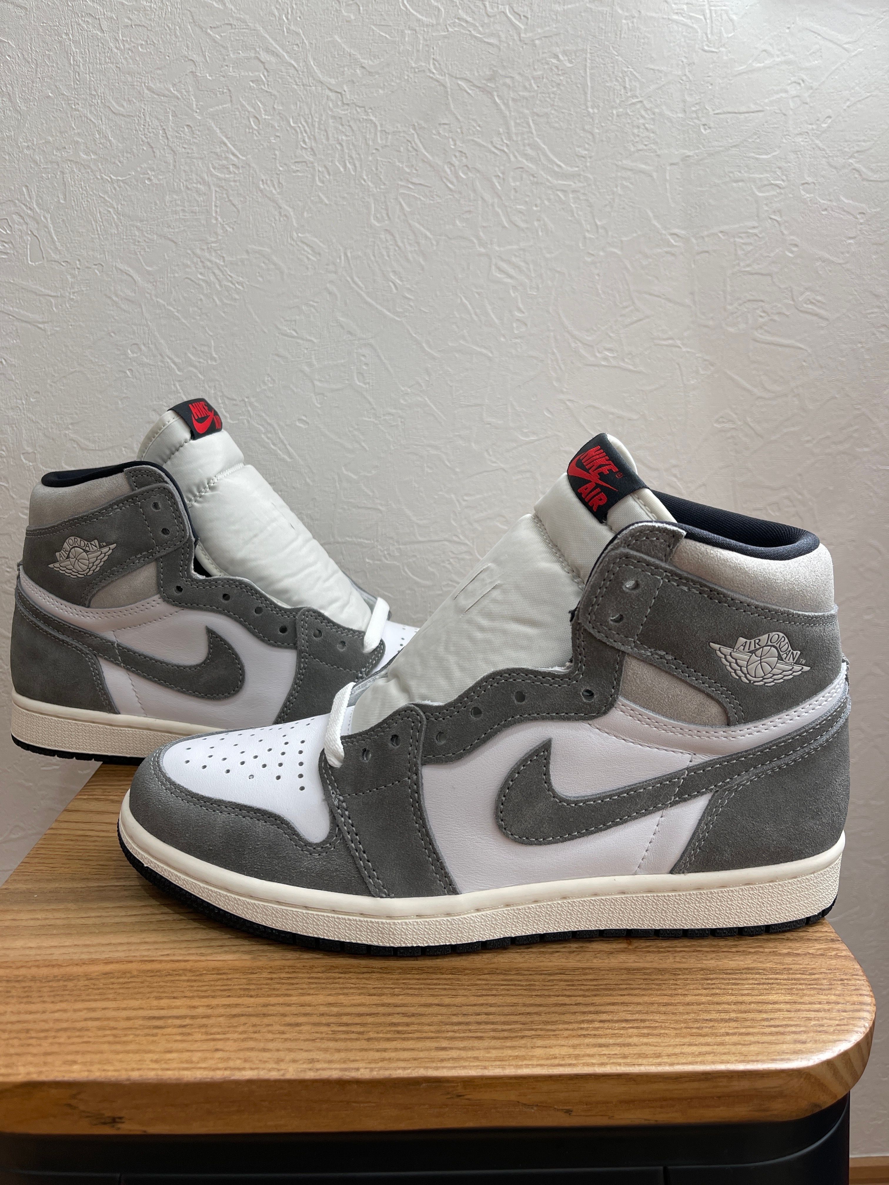 Nike Air Jordan 1 Retro High OG "Black and Smoke Grey"