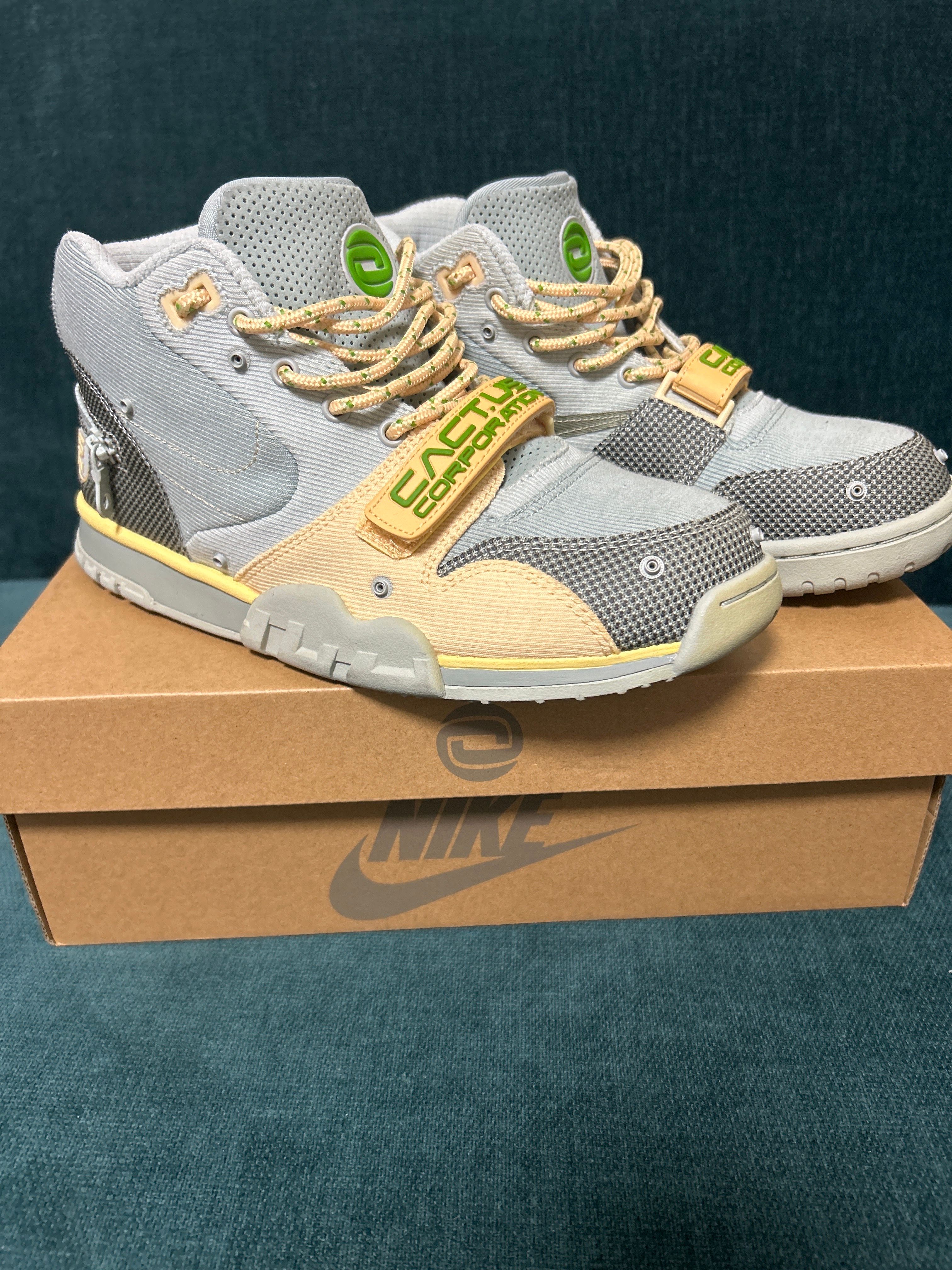 Travis Scott × Nike Air Trainer 1 SP "Grey Haze and Dusty Sage"