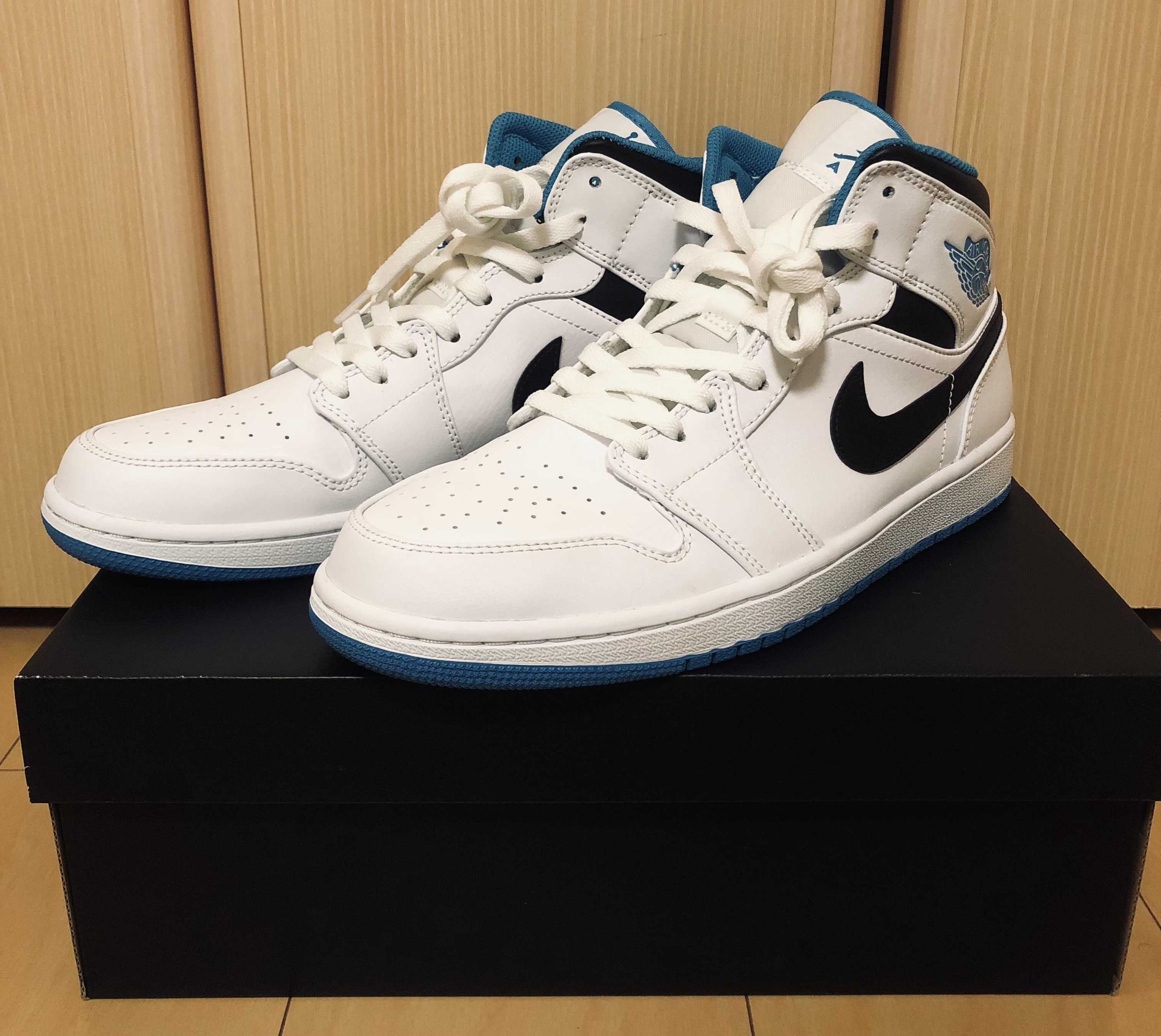 Nike Air Jordan 1 Mid "White/Laser blue"
