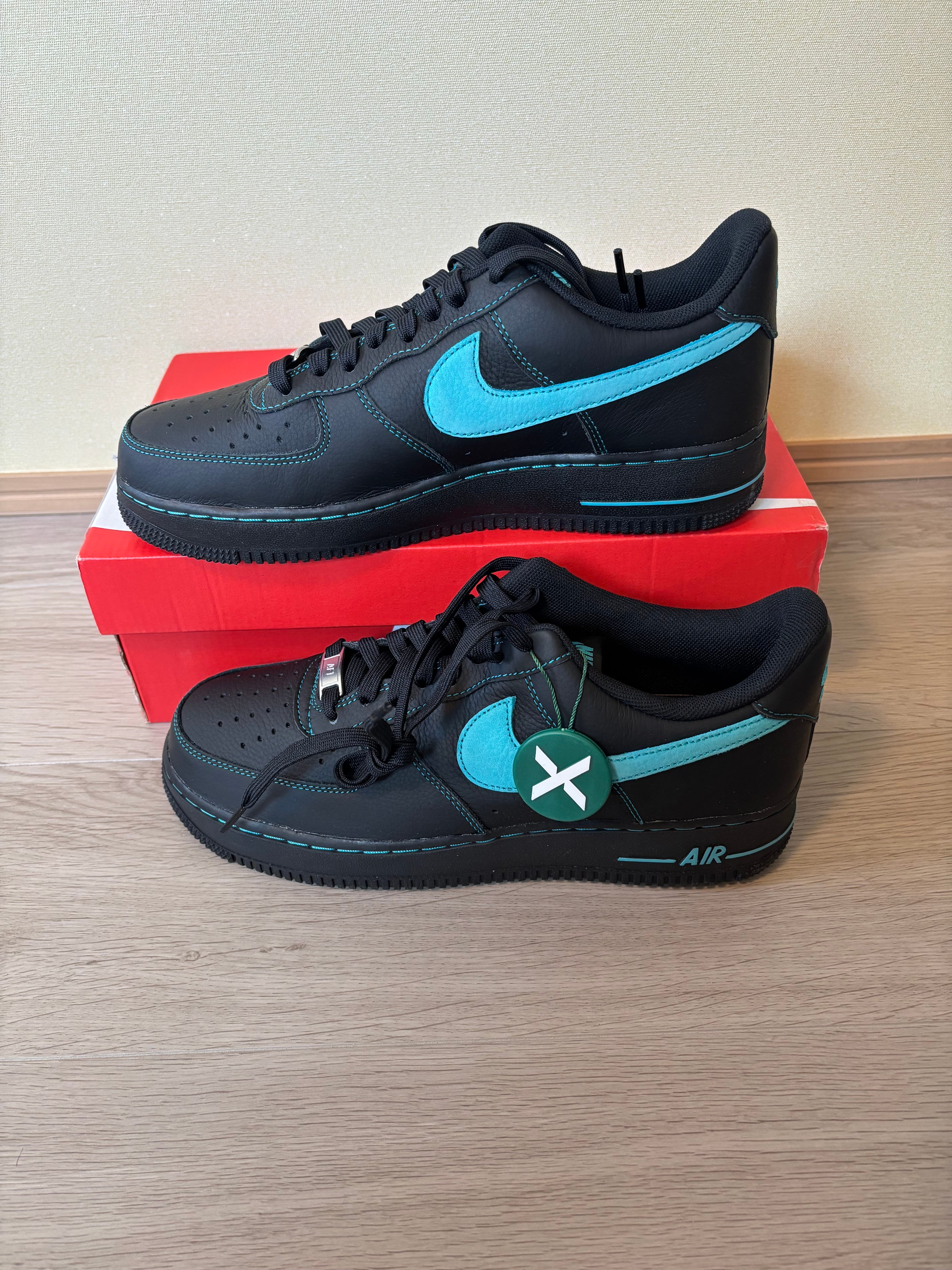 Nike Air Force 1 Low "Black Tiffany"