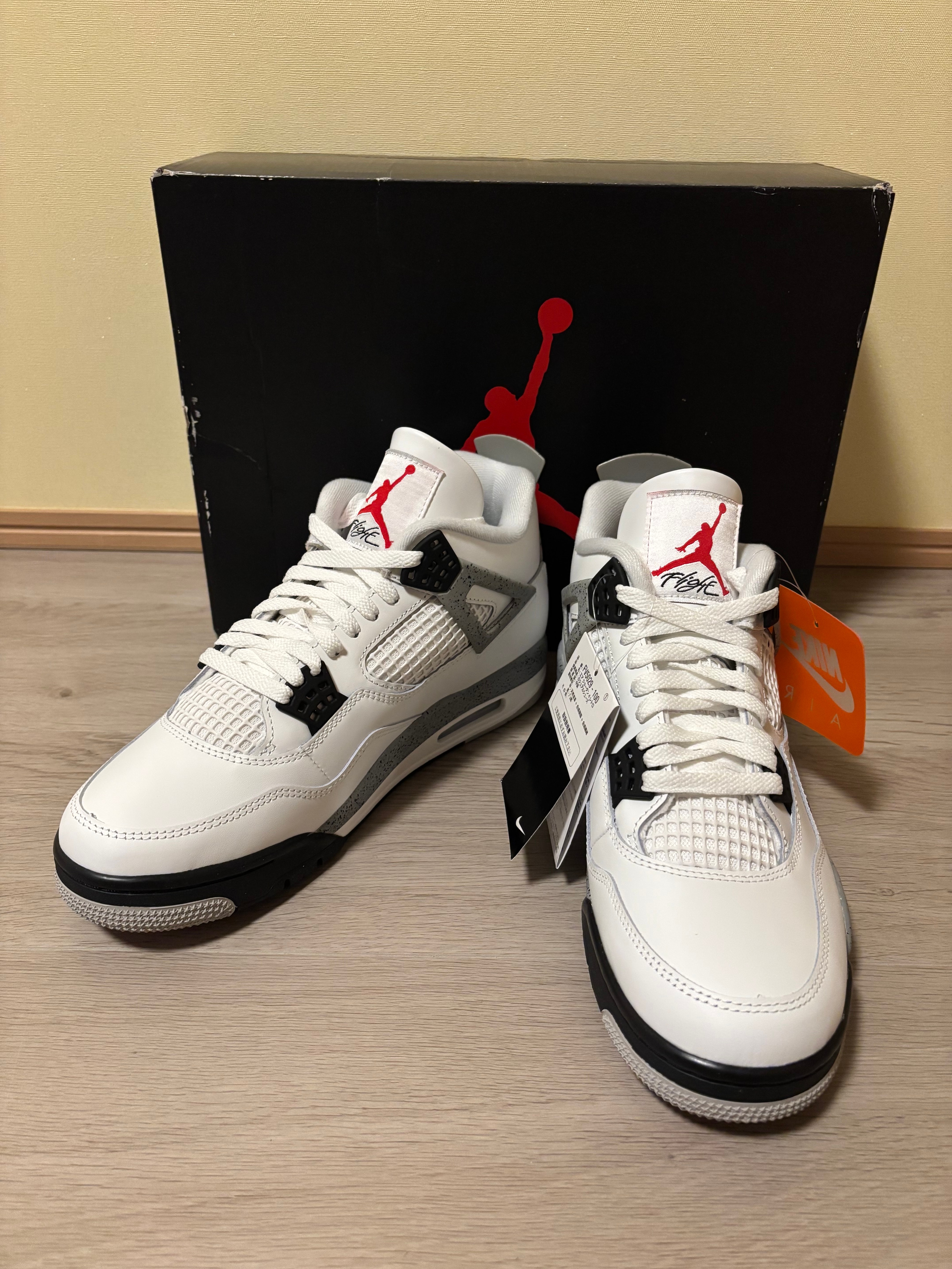 ナイキ エアジョーダン4 レトロ "ホワイト/セメント" (2025)