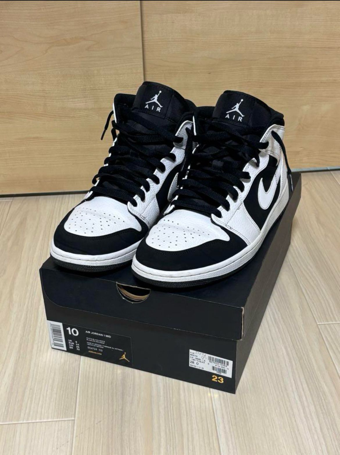 NIKE AIR JORDAN 1 MID "WHITE BLACK"