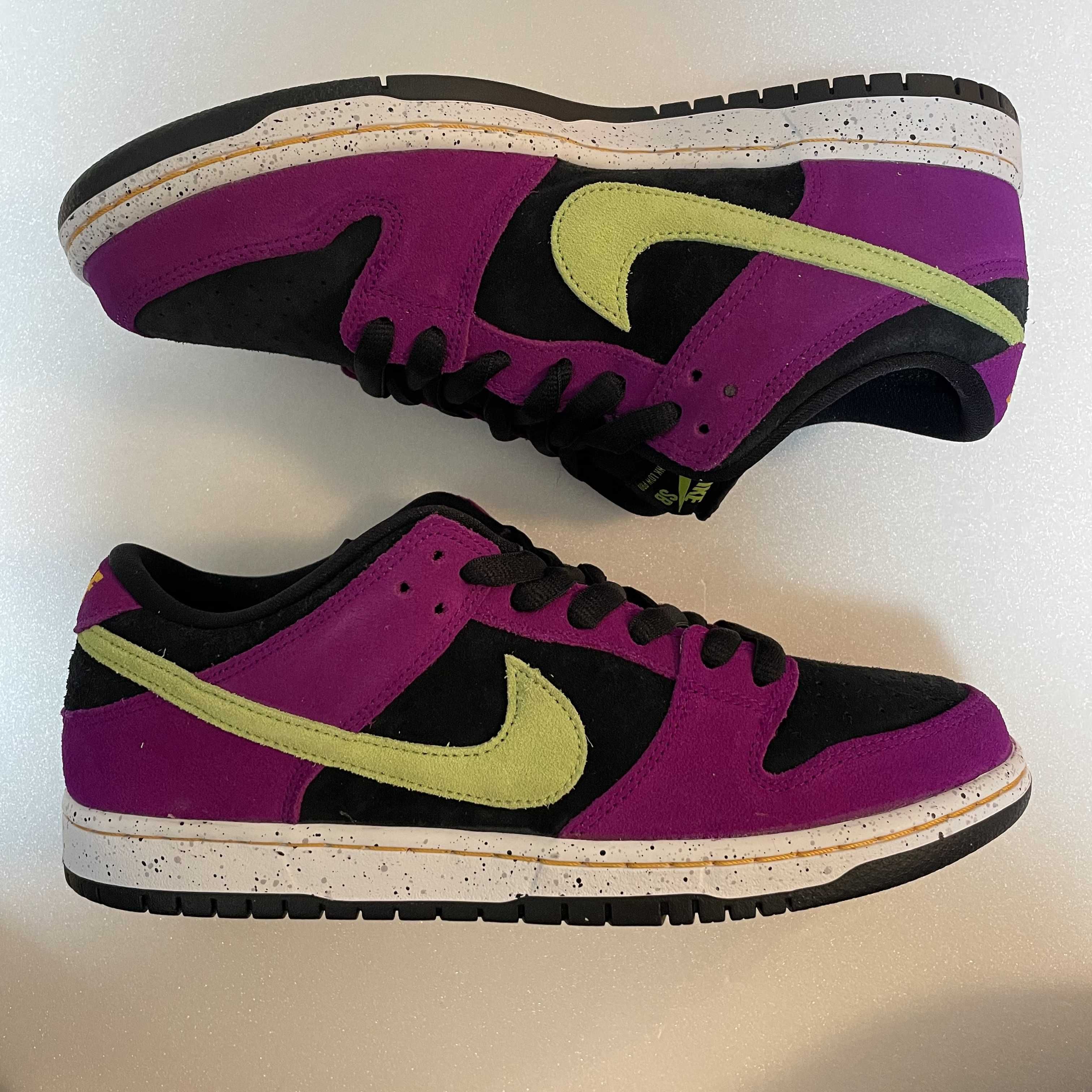 Nike SB Dunk Low "Red Plum"