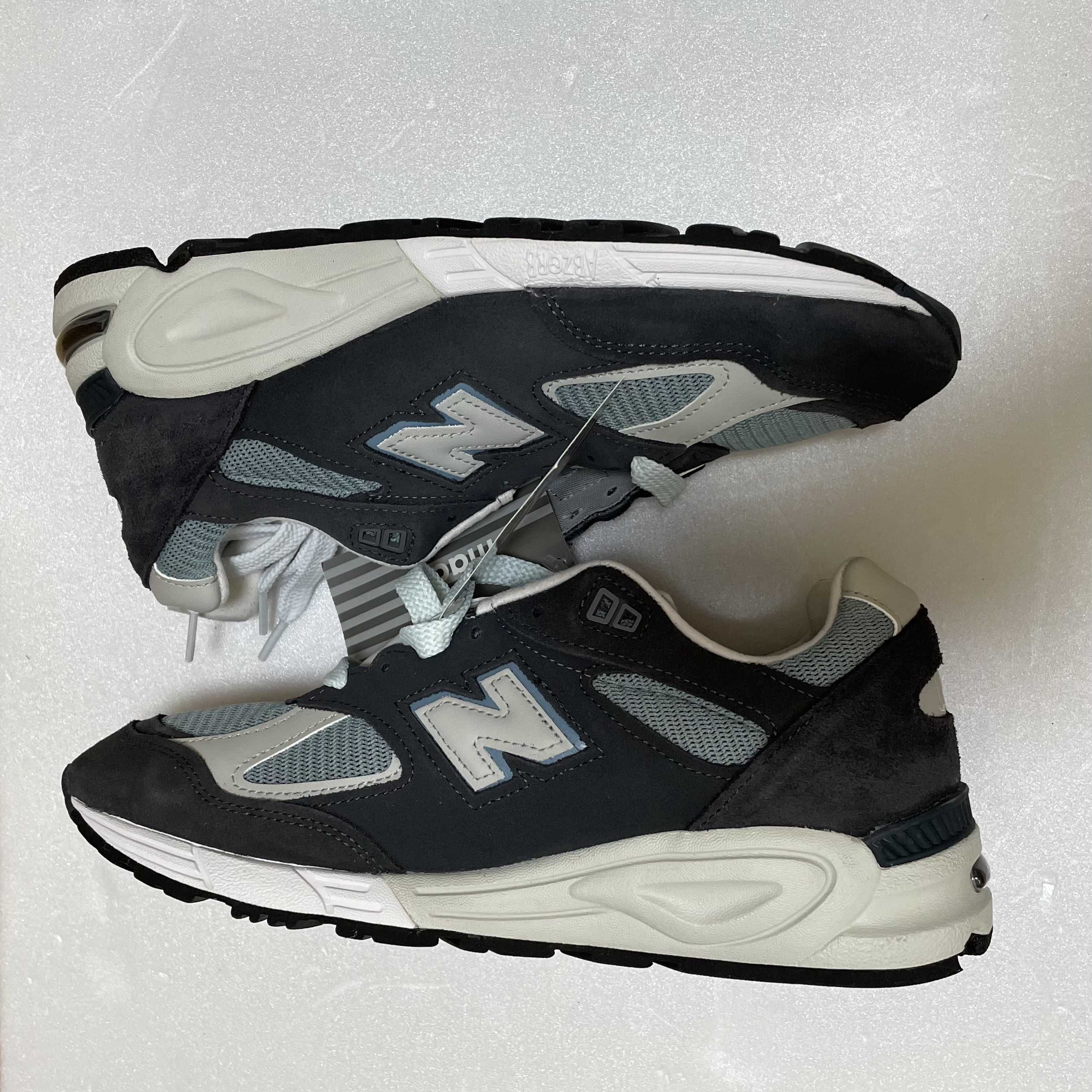 KITH Ronnie Fieg × New Balance 990V2 "Steel Blue"