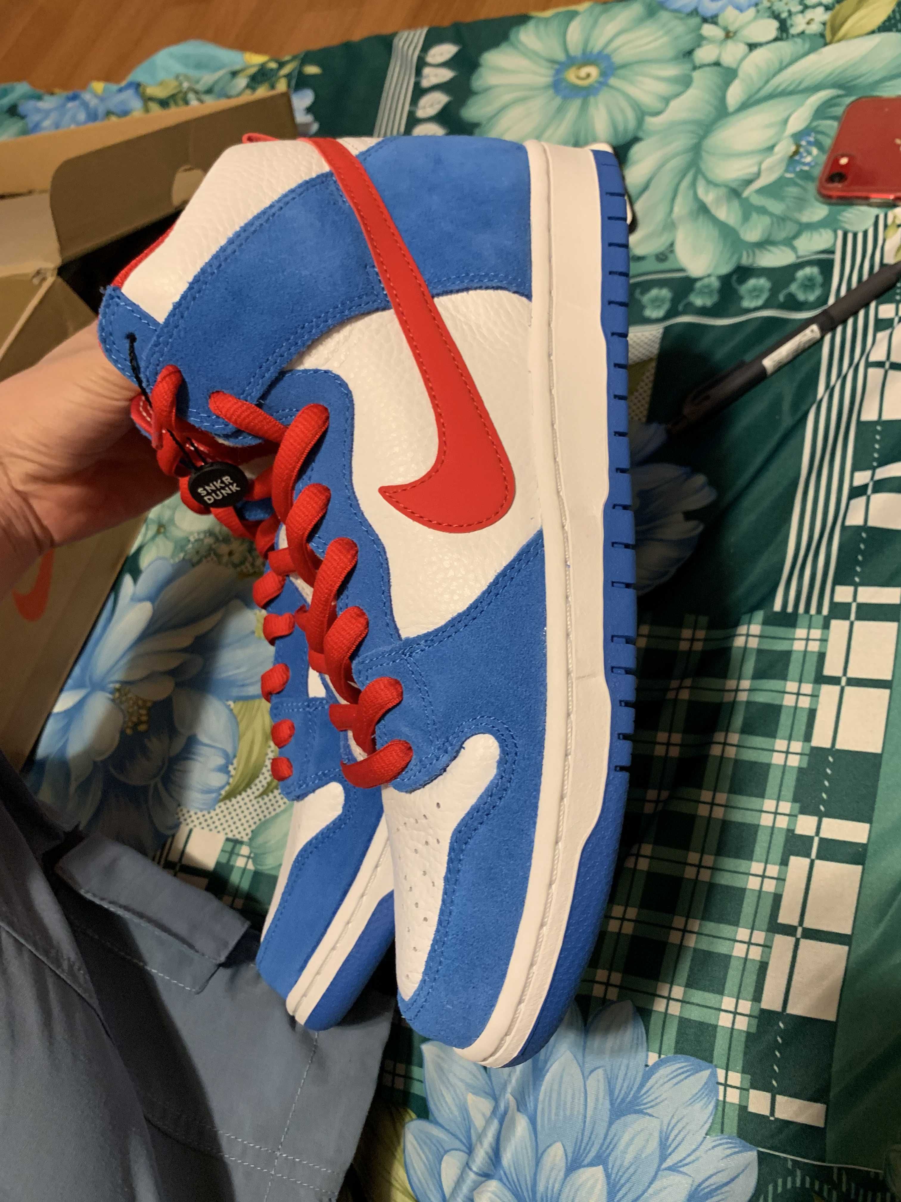Nike SB Dunk High "Doraemon"