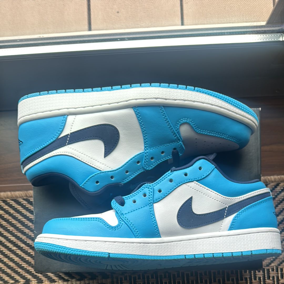 Nike Air Jordan 1 Low "University Blue"