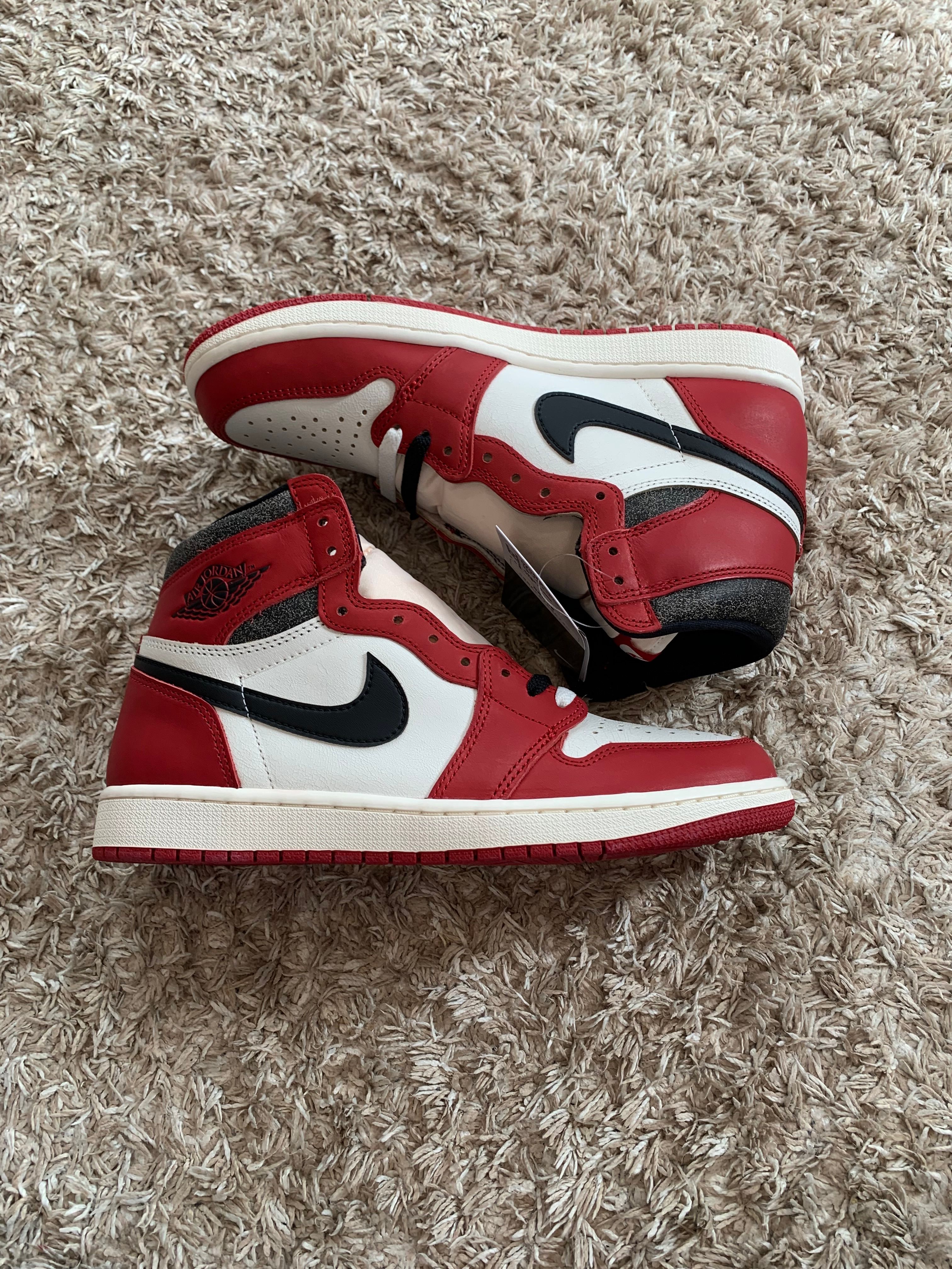 Nike Air Jordan 1 High OG "Lost & Found/Chicago"