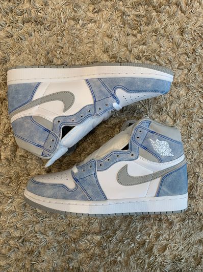Nike Air Jordan 1 High OG "Hyper Royal"