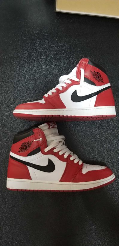 Nike Air Jordan 1 Retro High "Chicago" (2015)