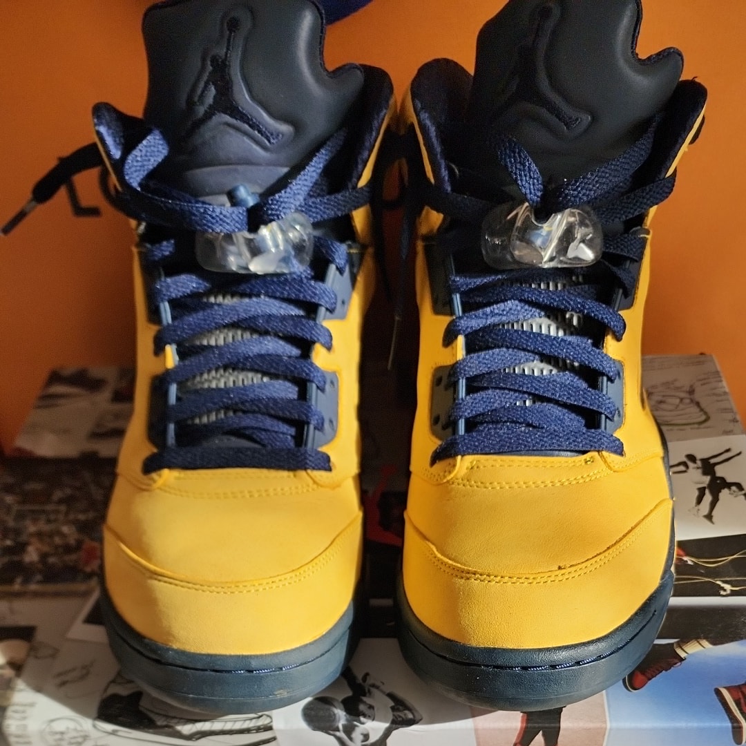 ナイキ エアジョーダン5 "ミシガン"