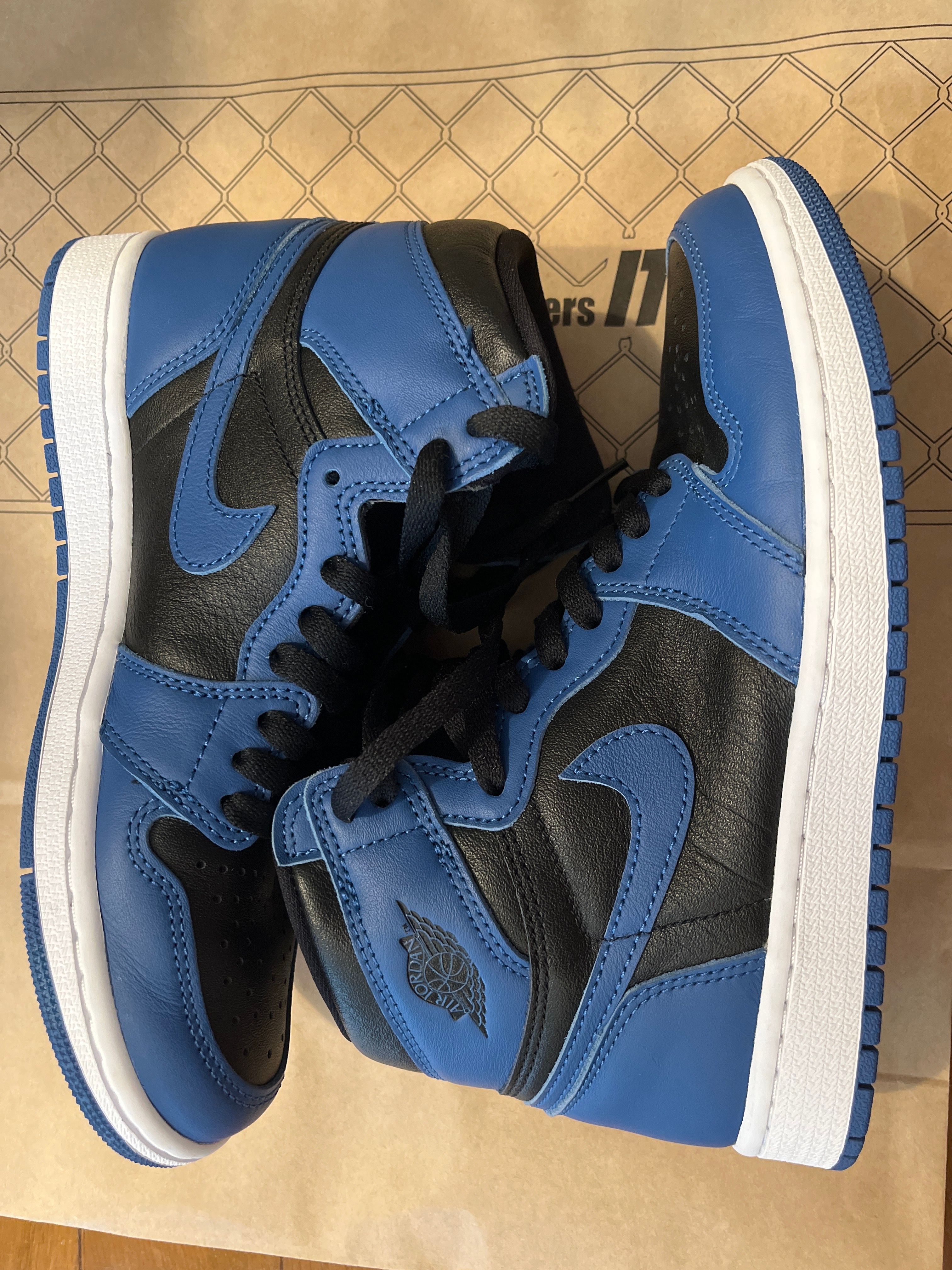 Nike Air Jordan 1 Retro High OG "Dark Marina Blue"
