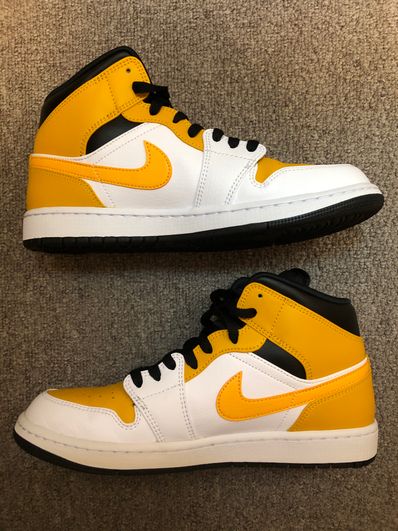 Nike Air Jordan 1 Mid "University Gold"