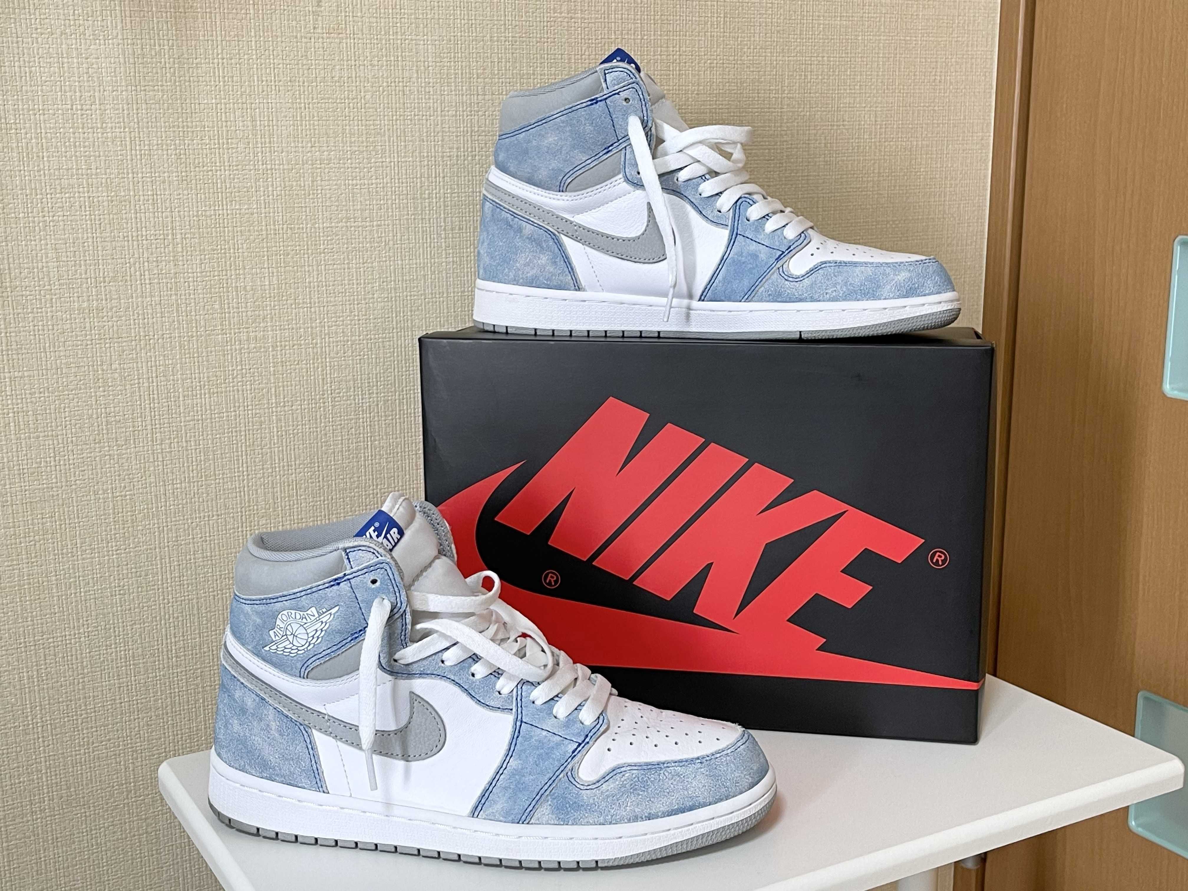Nike Air Jordan 1 High OG "Hyper Royal"