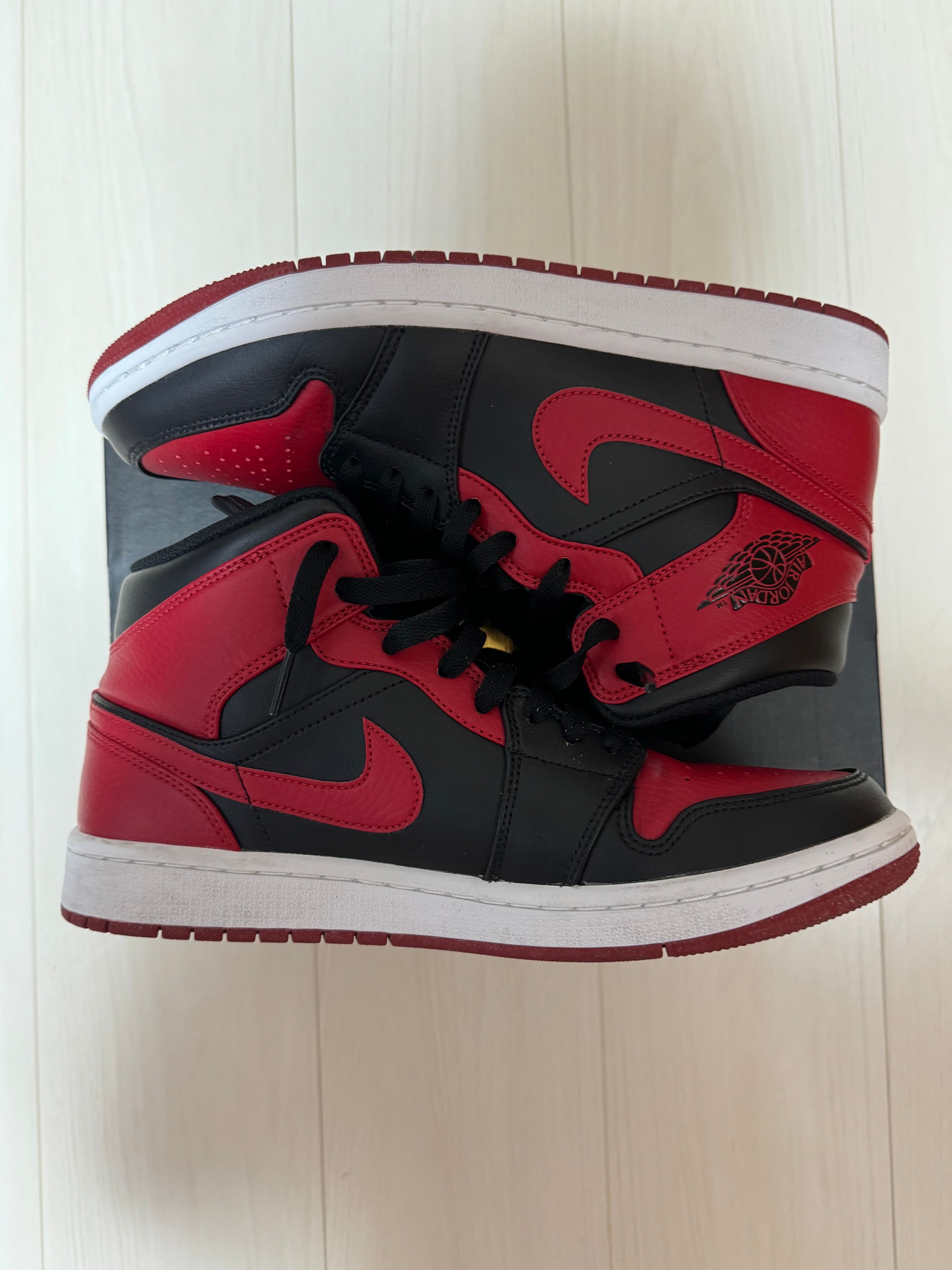 Nike Air Jordan 1 Mid "Bred"