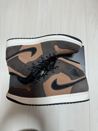 Nike Air Jordan 1 Mid SE "Dark Chocolate"