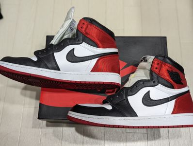 Nike Women's Air Jordan 1 Retro High "Satin Black Toe"