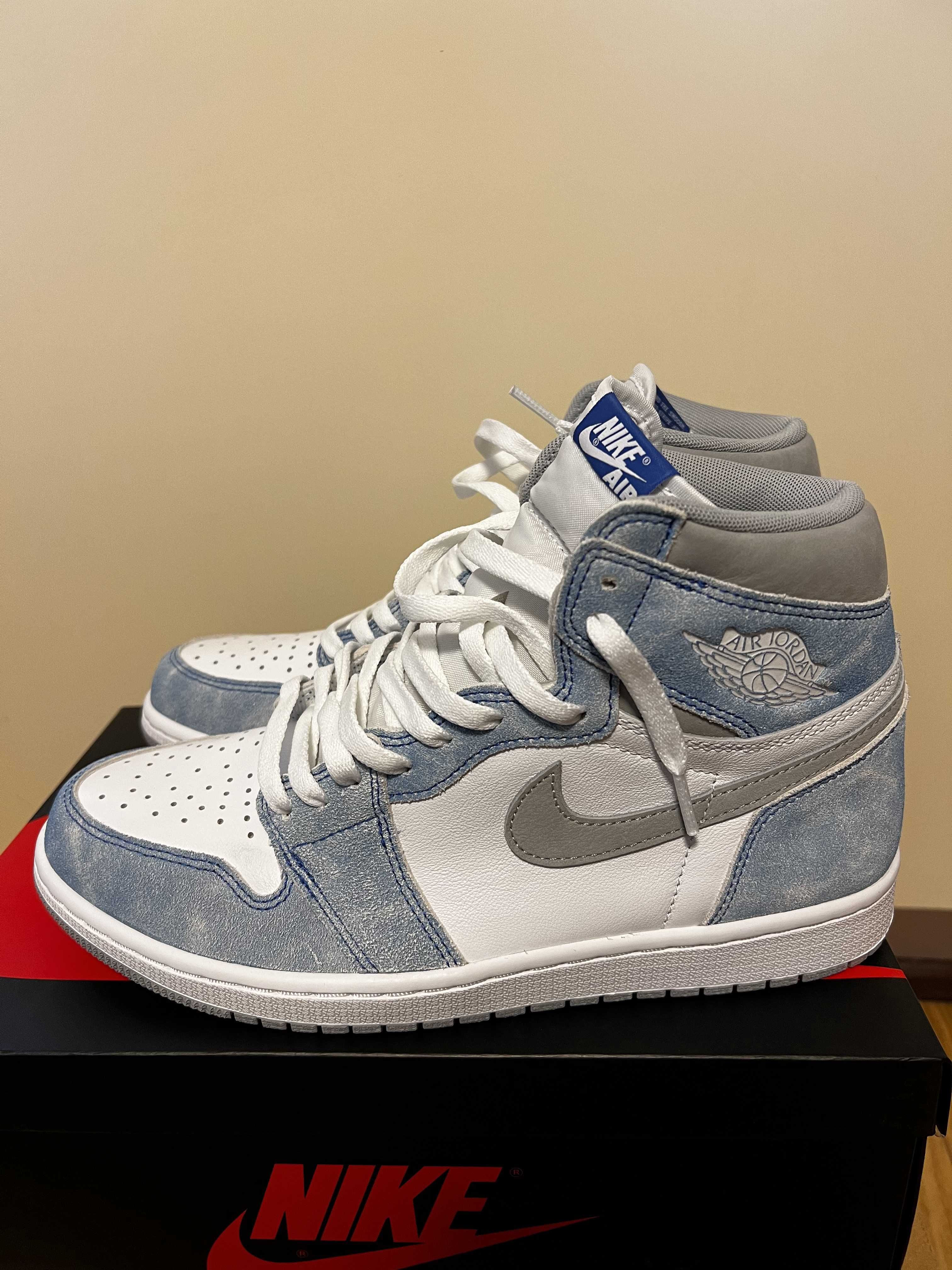 Nike Air Jordan 1 High OG "Hyper Royal"