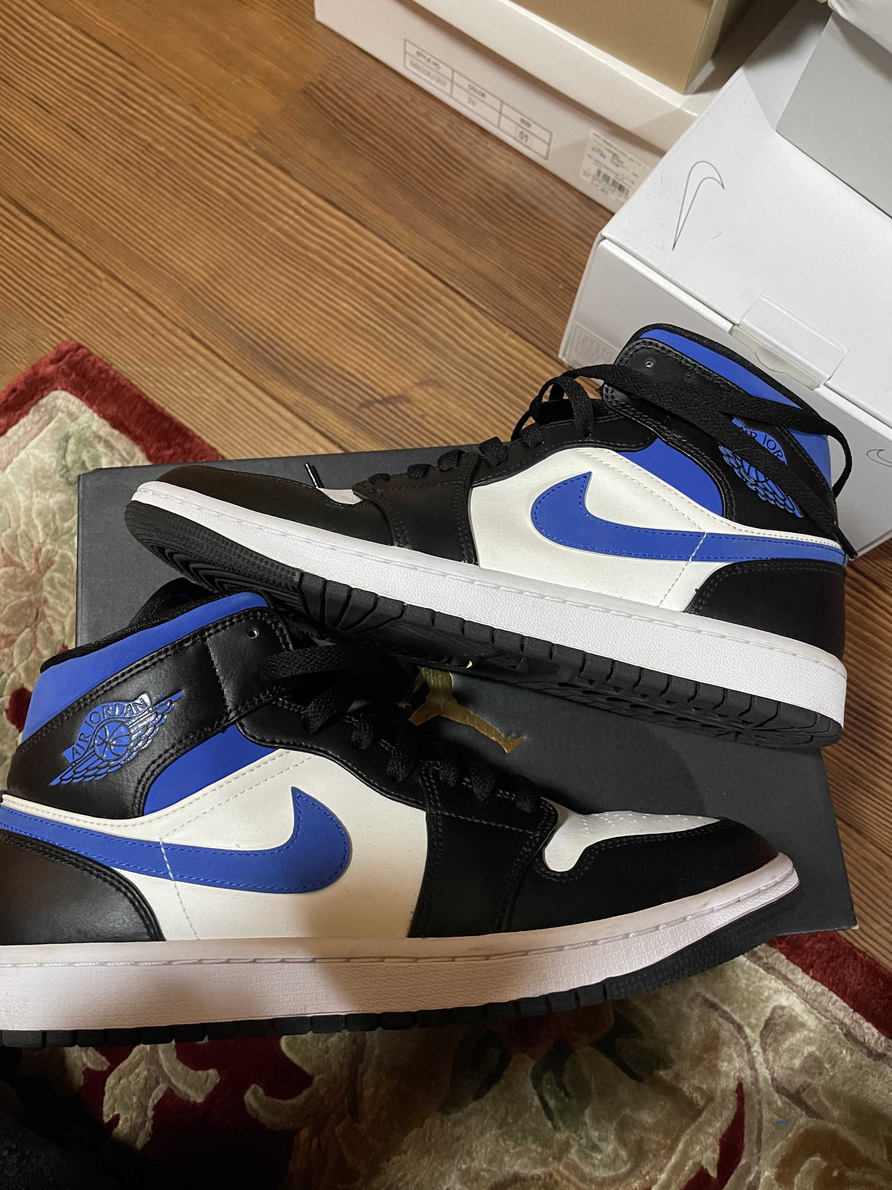 Nike Air Jordan 1 Mid "Royal"