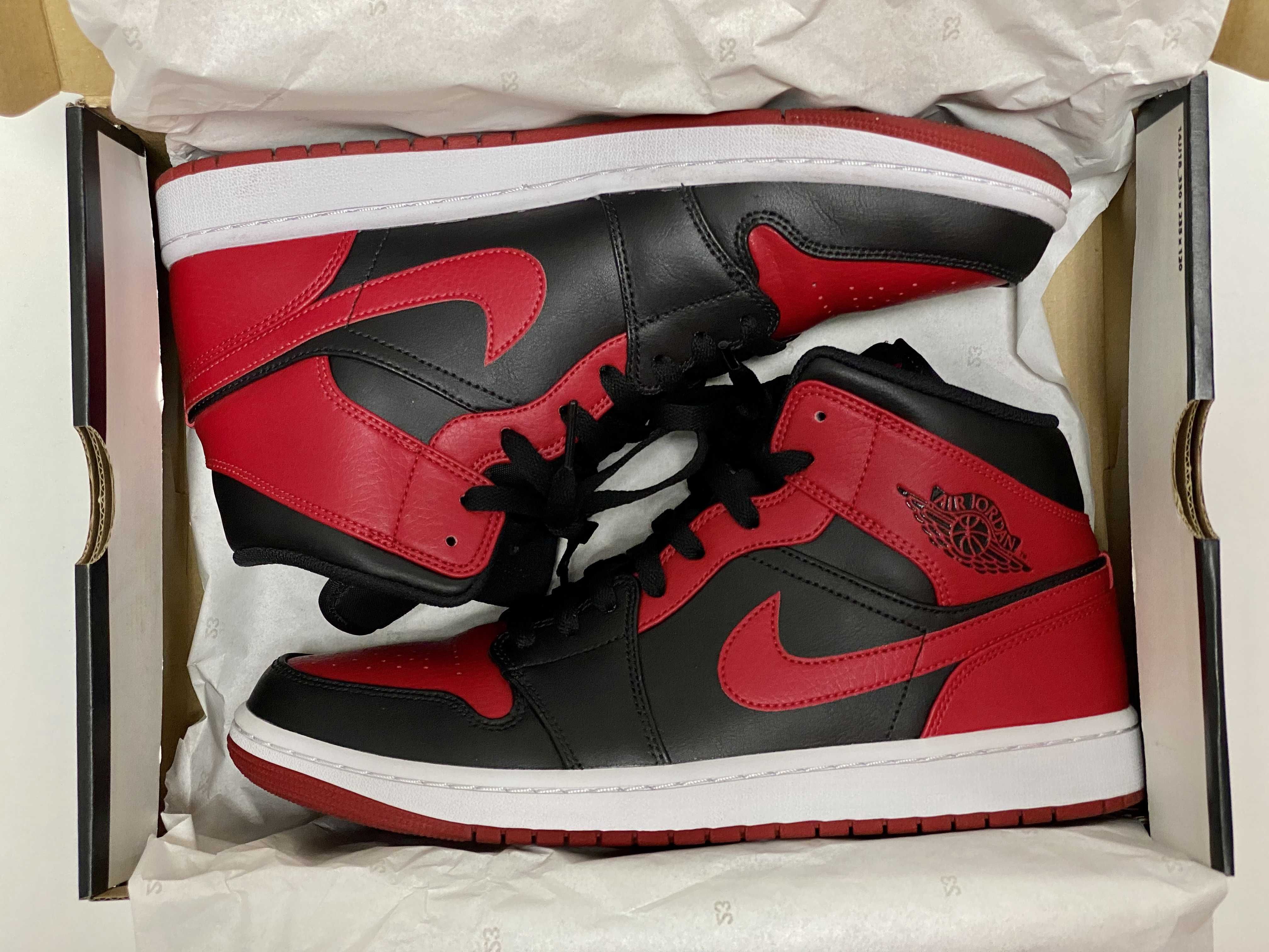 Nike Air Jordan 1 Mid "Bred"