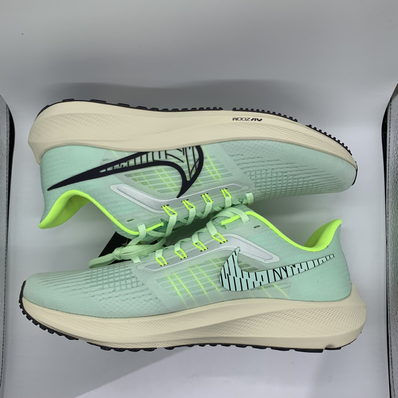 Nike Air Zoom Pegasus 39 "Barely Green/Volt"