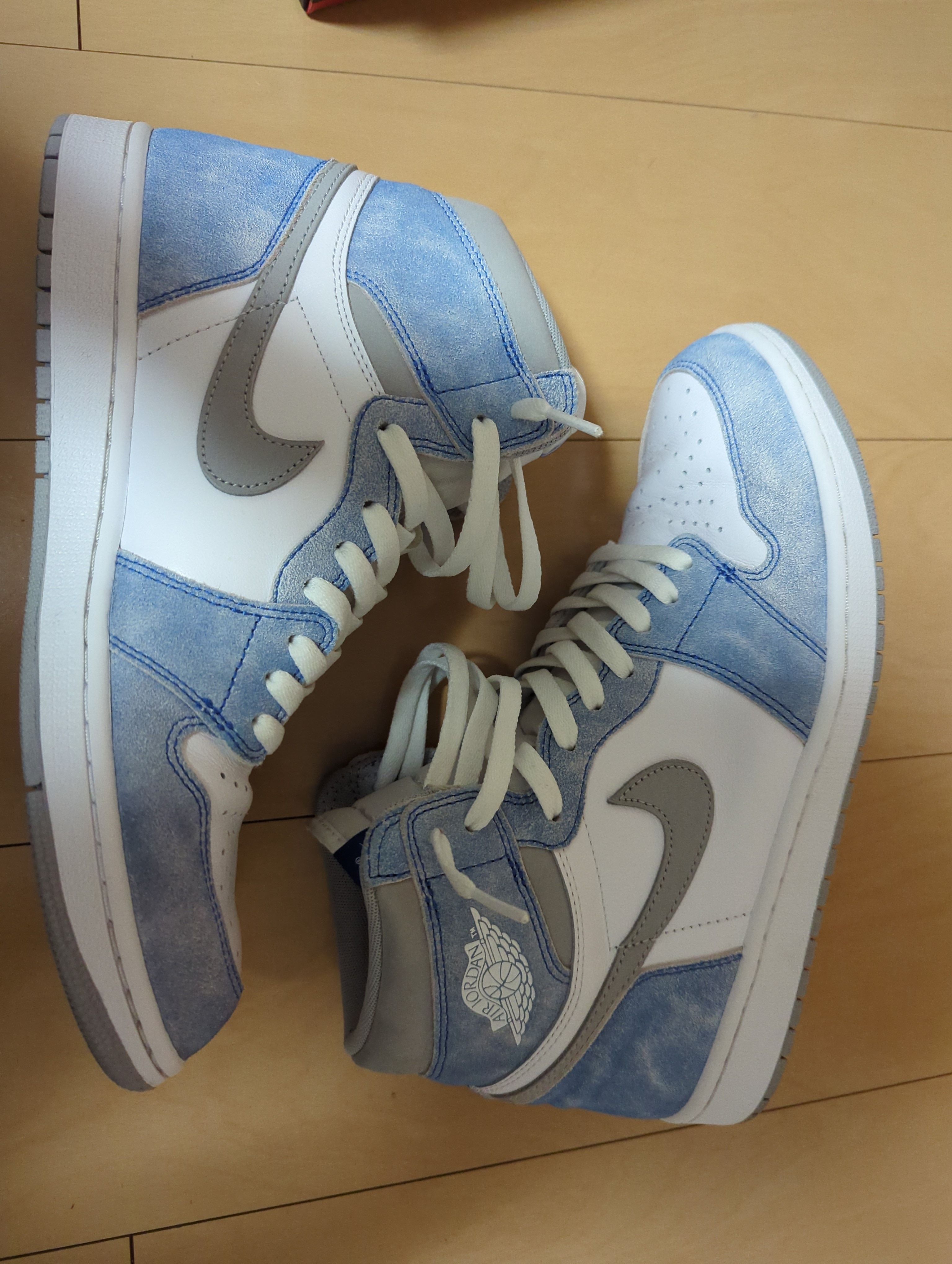 Nike Air Jordan 1 High OG "Hyper Royal"