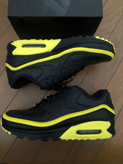UNDEFEATED × Nike Air Max 90 "Black/Yellow"