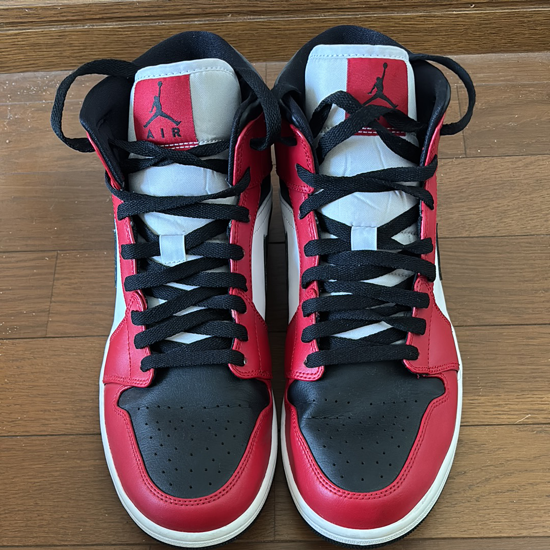 Nike Air Jordan 1 Mid "Chicago Black Toe"