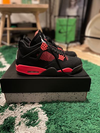 Nike Air Jordan 4
