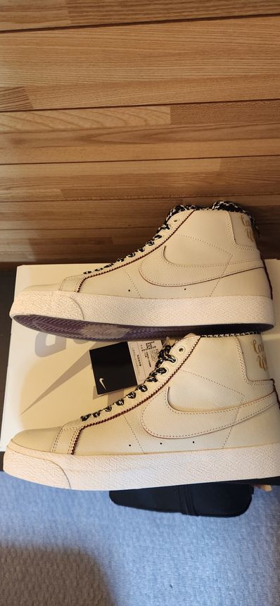 Welcome Skateboarding × Nike SB Blazer Mid "Sail"