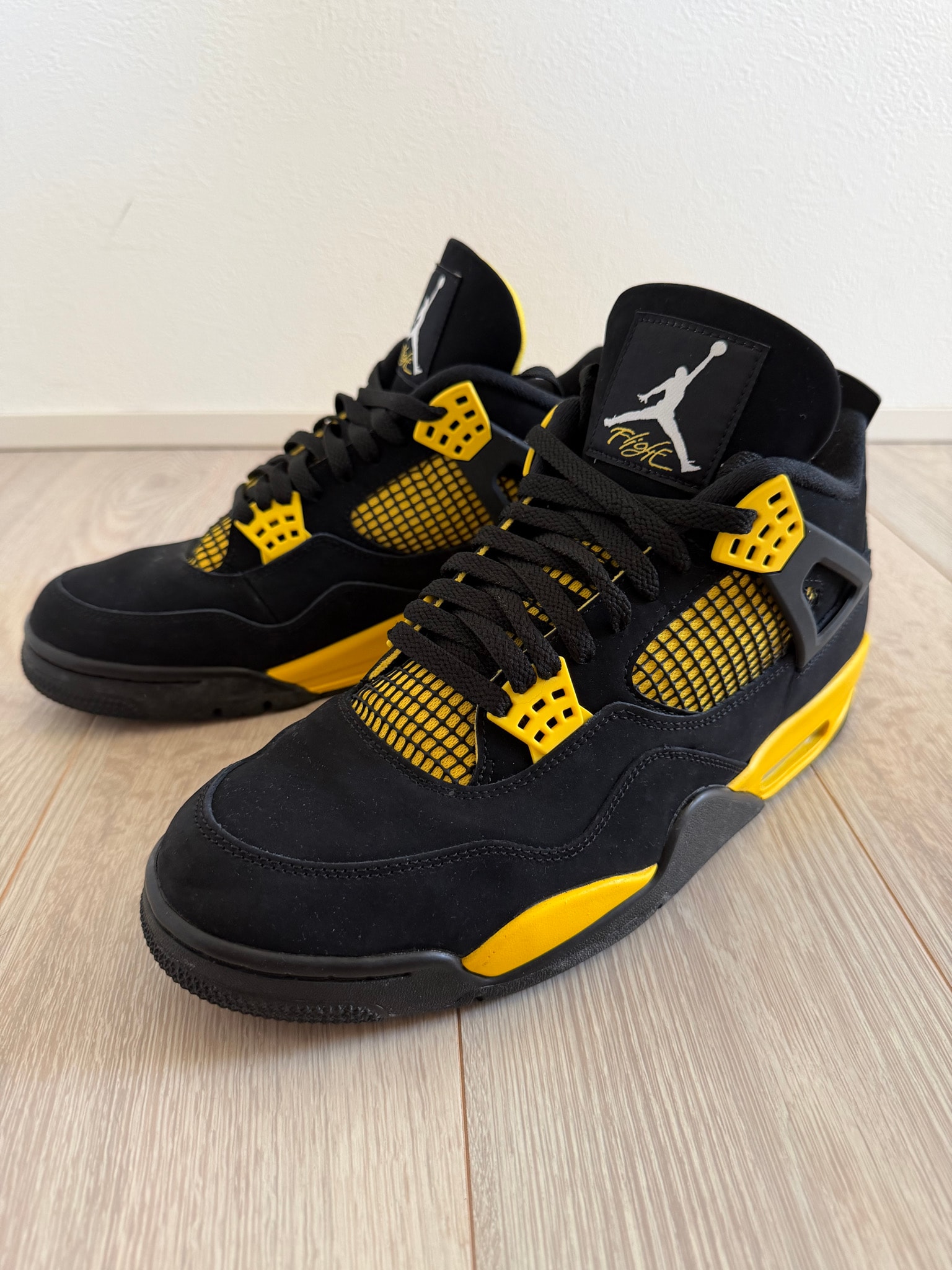 Nike Air Jordan 4 Retro "Thunder"(2023)