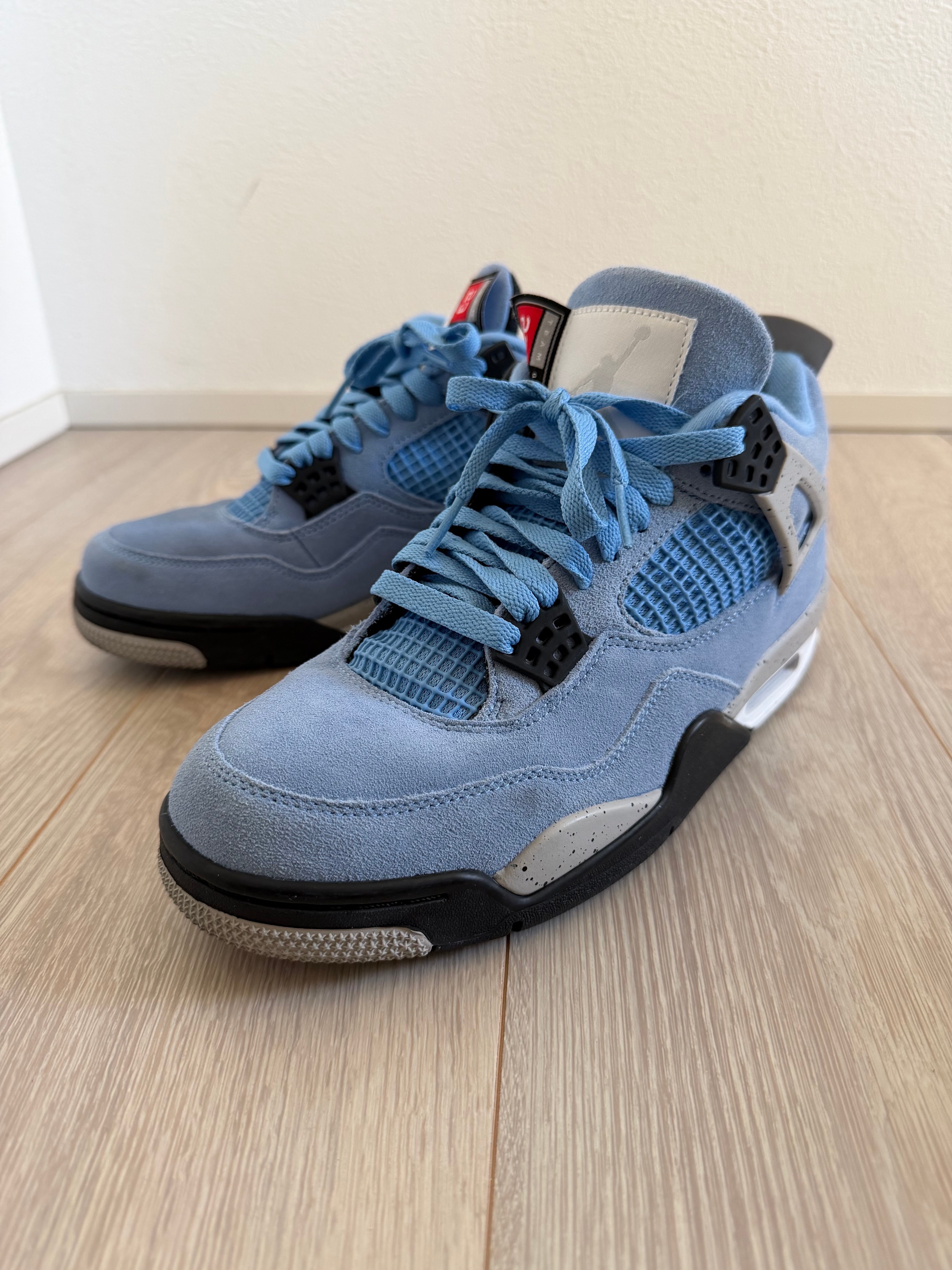 Nike Air Jordan 4 "University Blue"