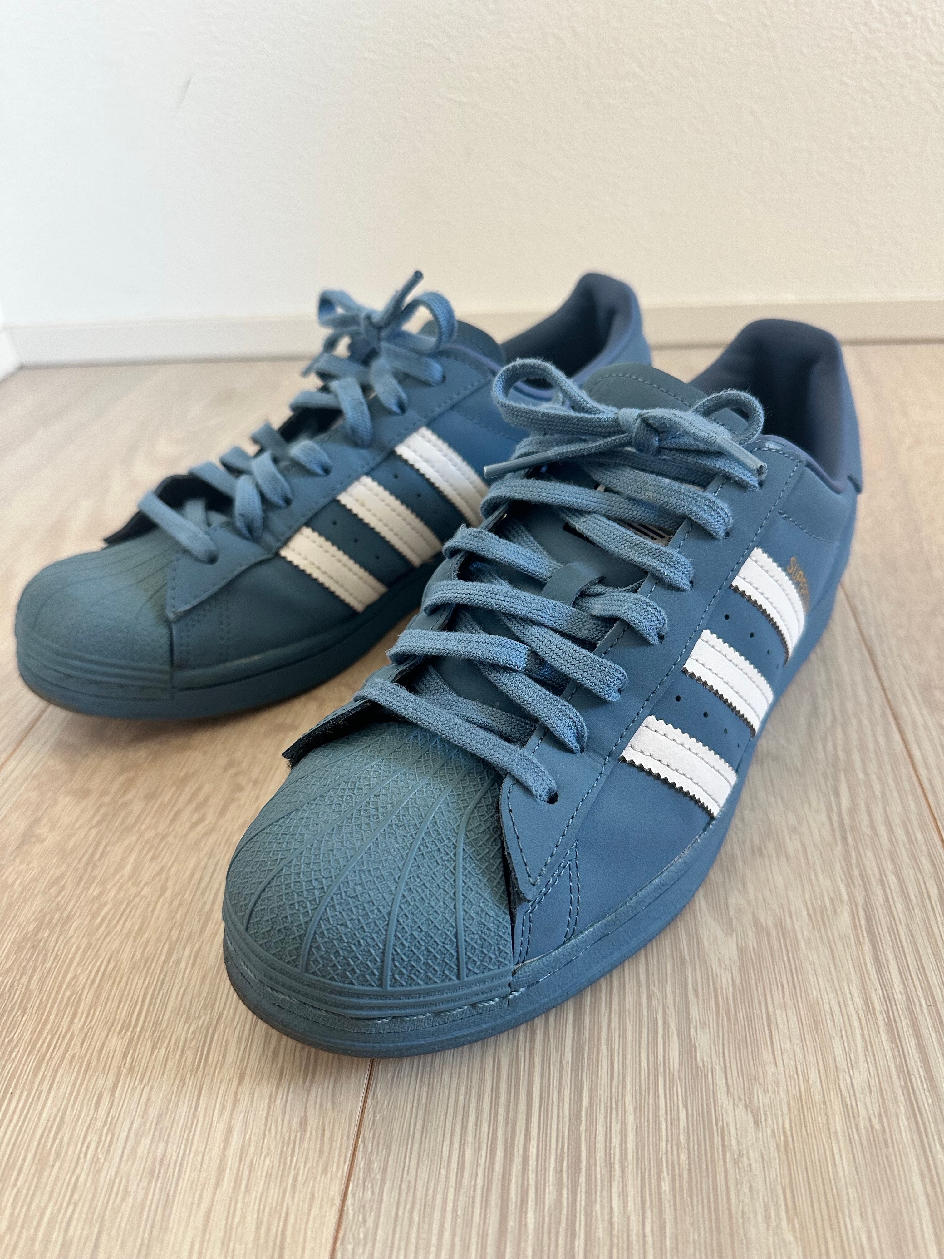 King Gnu Daiki Tsuneta × atmos × adidas Superstar "Blue"