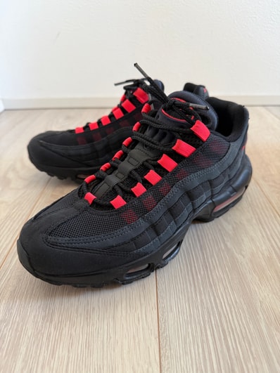 Nike Air Max 95 "Black Laser Crimson"