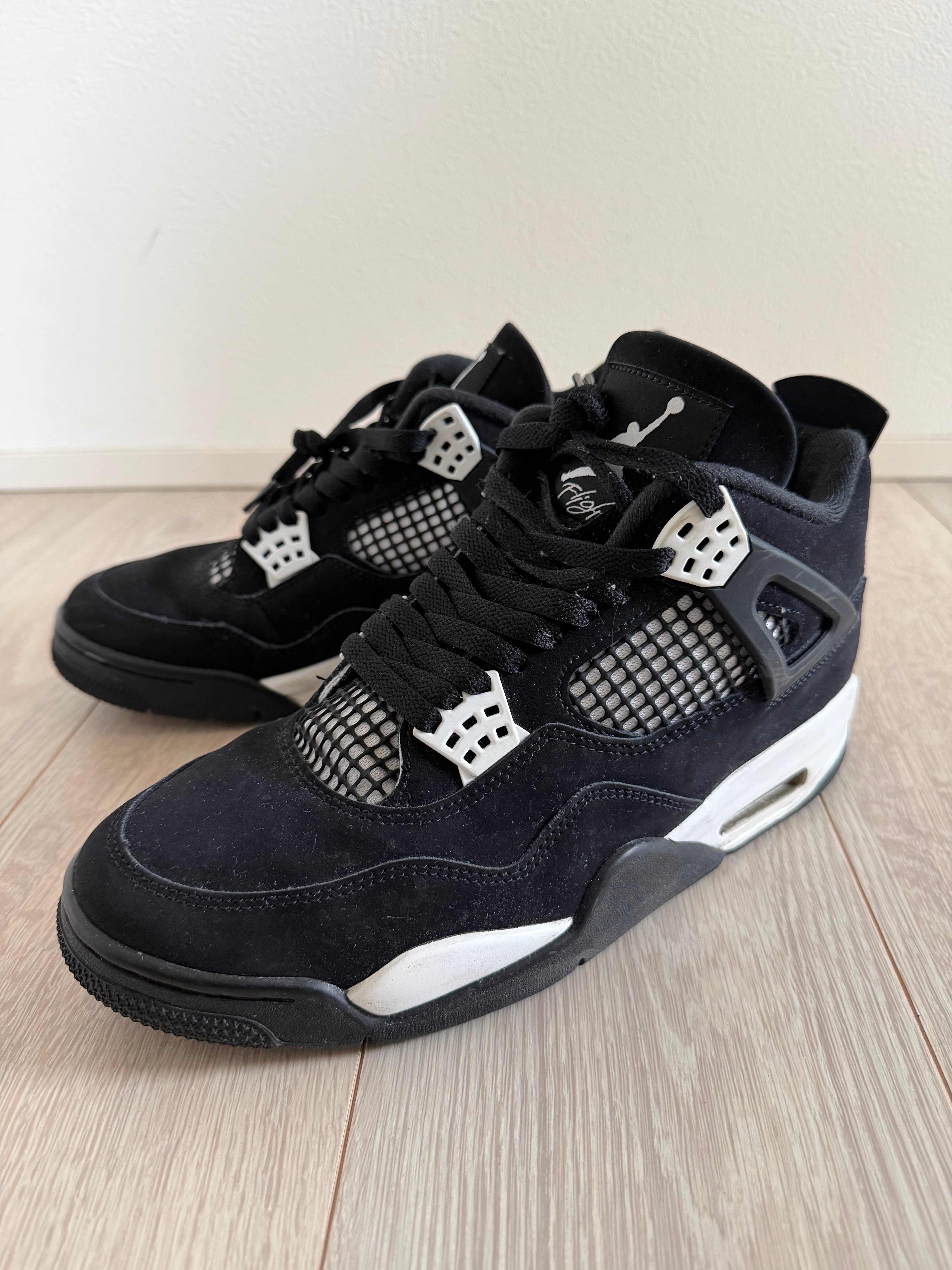 Nike Air Jordan 4 Retro "White Thunder"