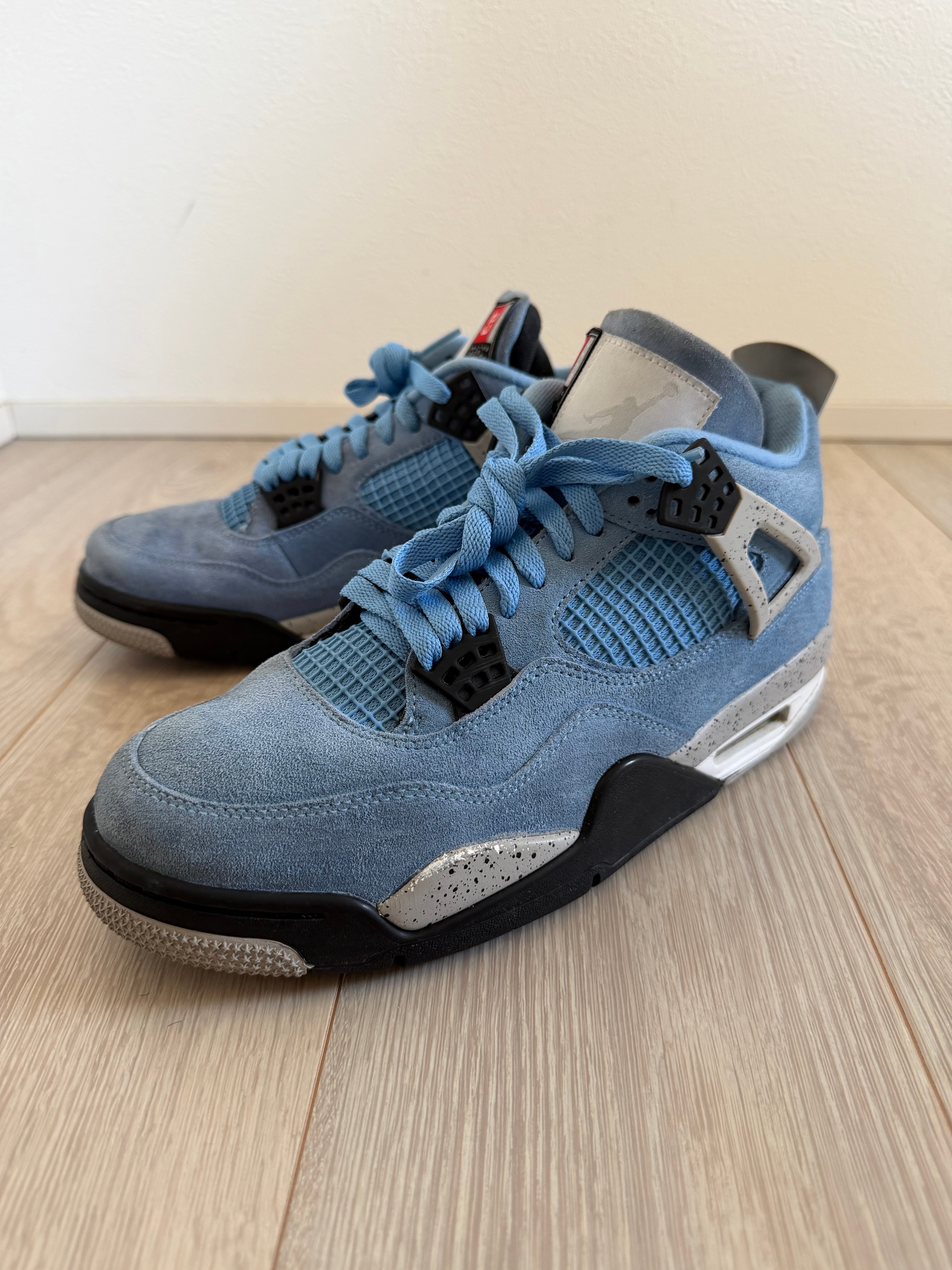 Nike Air Jordan 4 "University Blue"