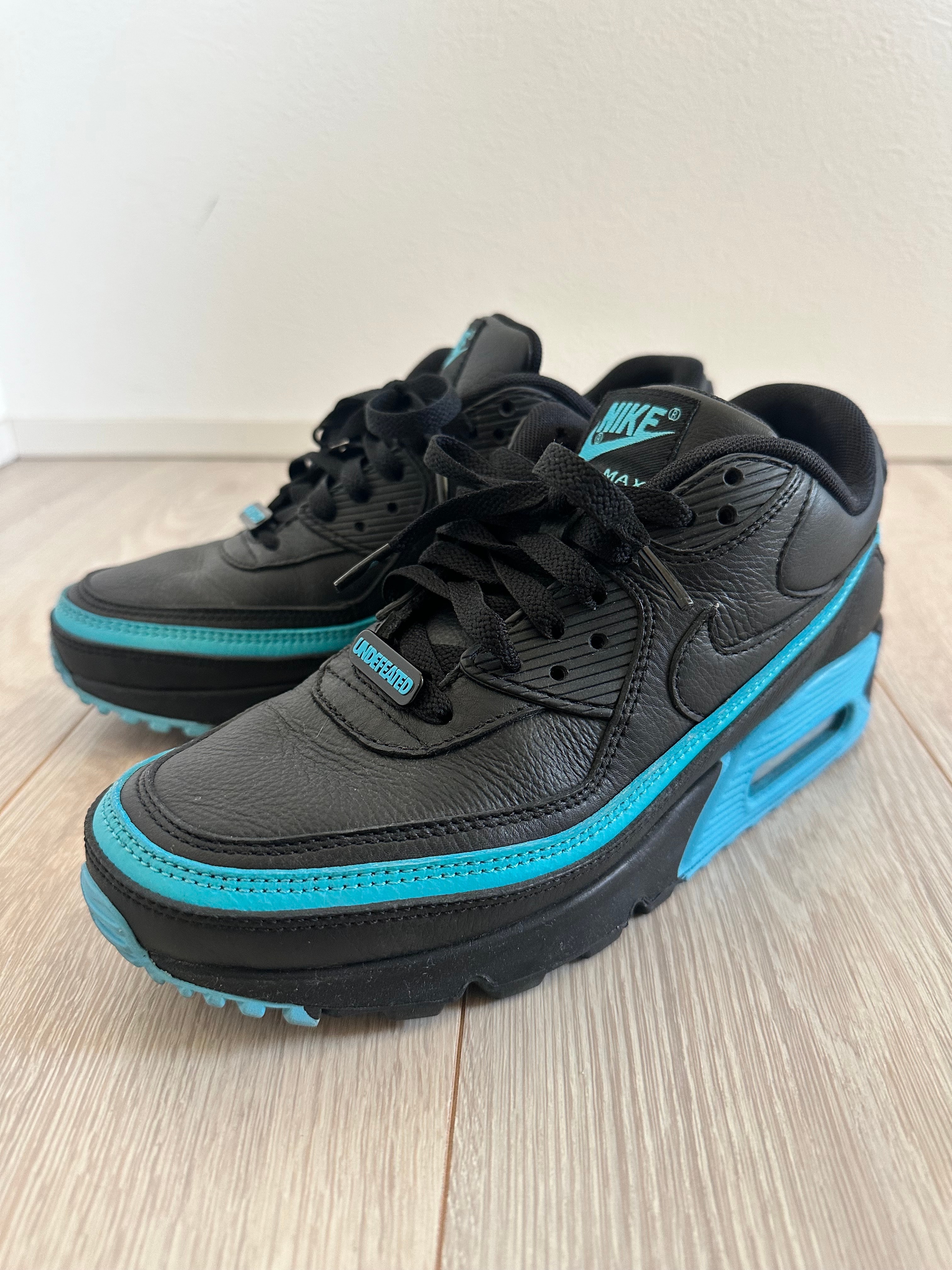 UNDEFEATED × Nike Air Max 90 "Black/Blue"