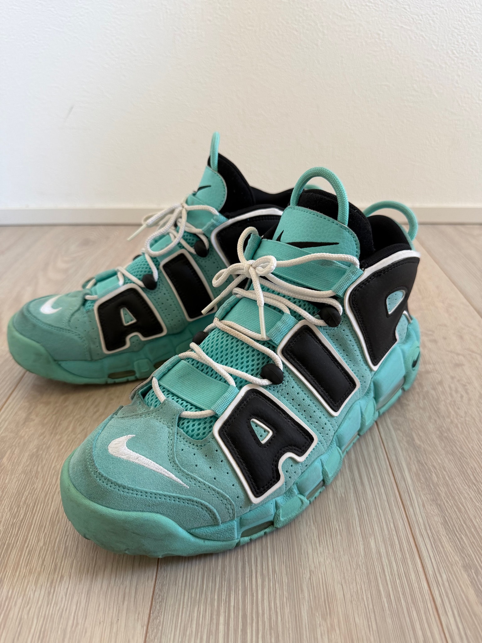 NIKE AIR MORE UPTEMPO "LIGHT AQUA / BLACK / WHITE"