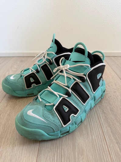 NIKE AIR MORE UPTEMPO "LIGHT AQUA / BLACK / WHITE"