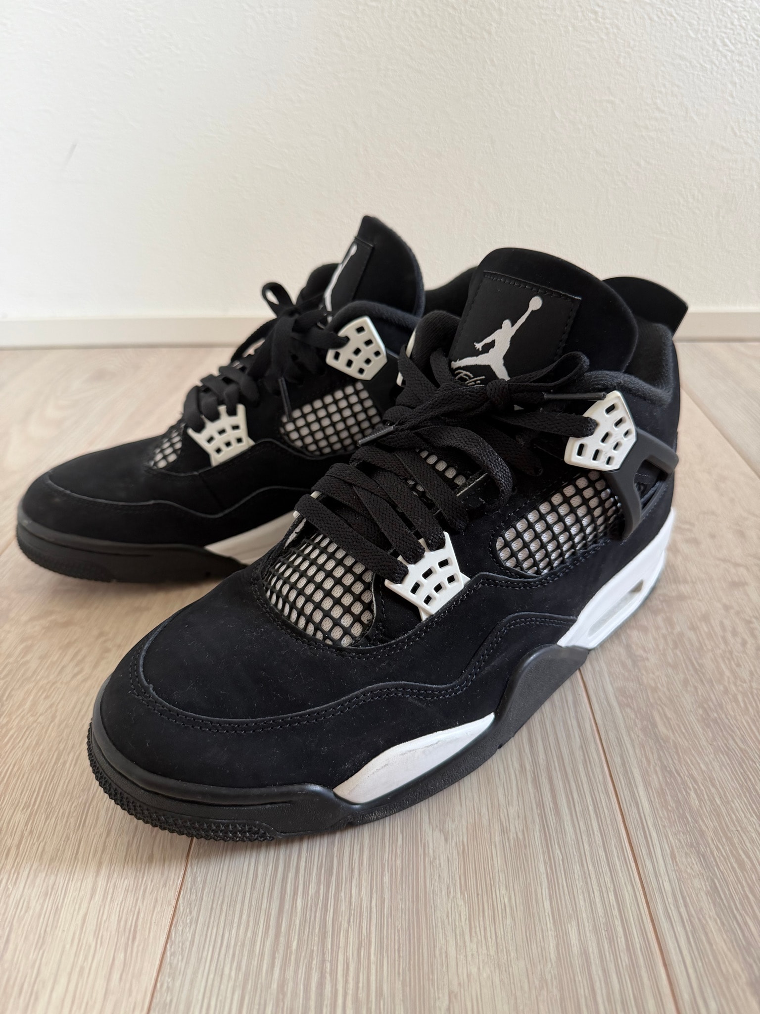 Nike Air Jordan 4 Retro "White Thunder"