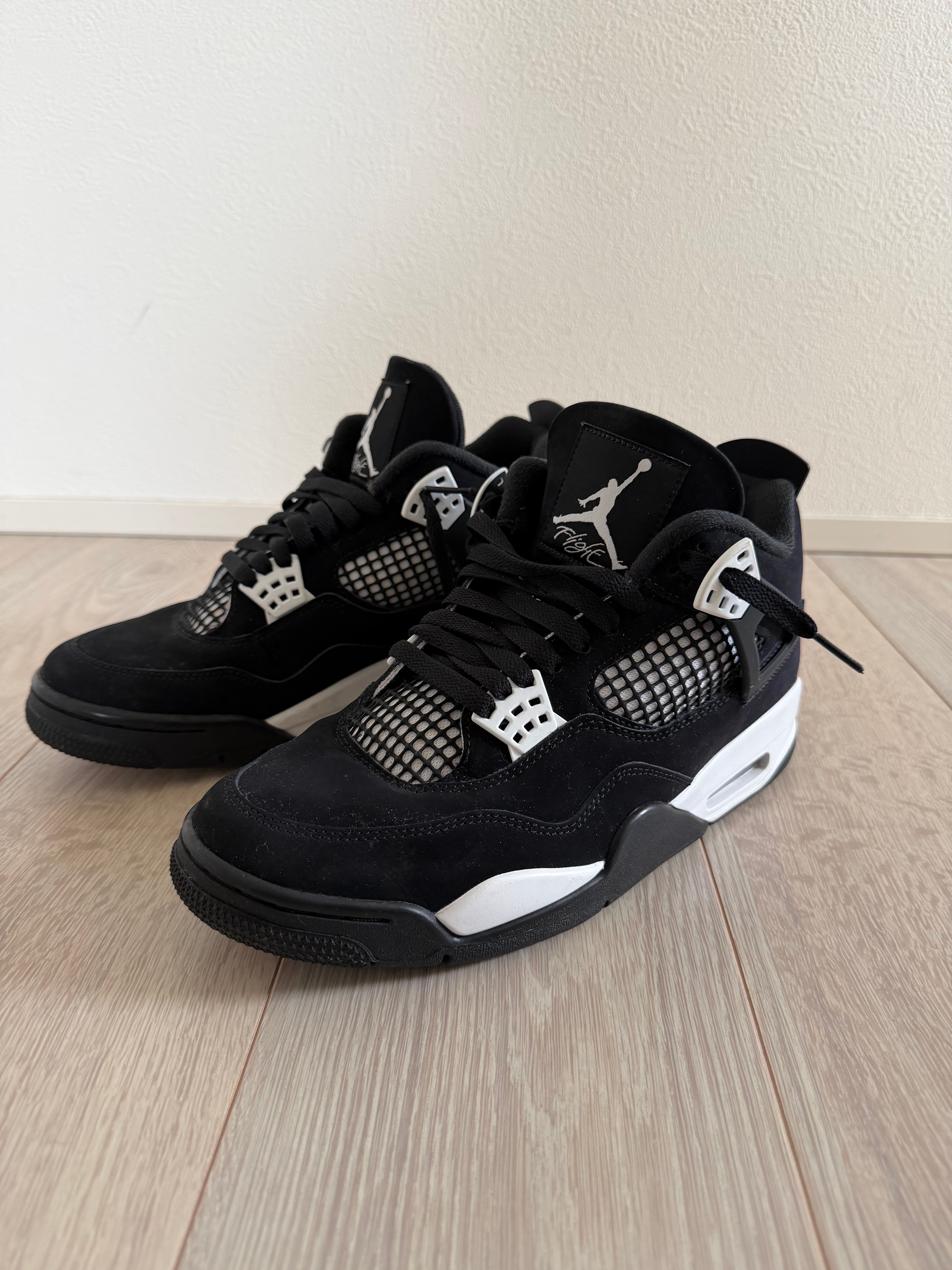 Nike Air Jordan 4 Retro "White Thunder"