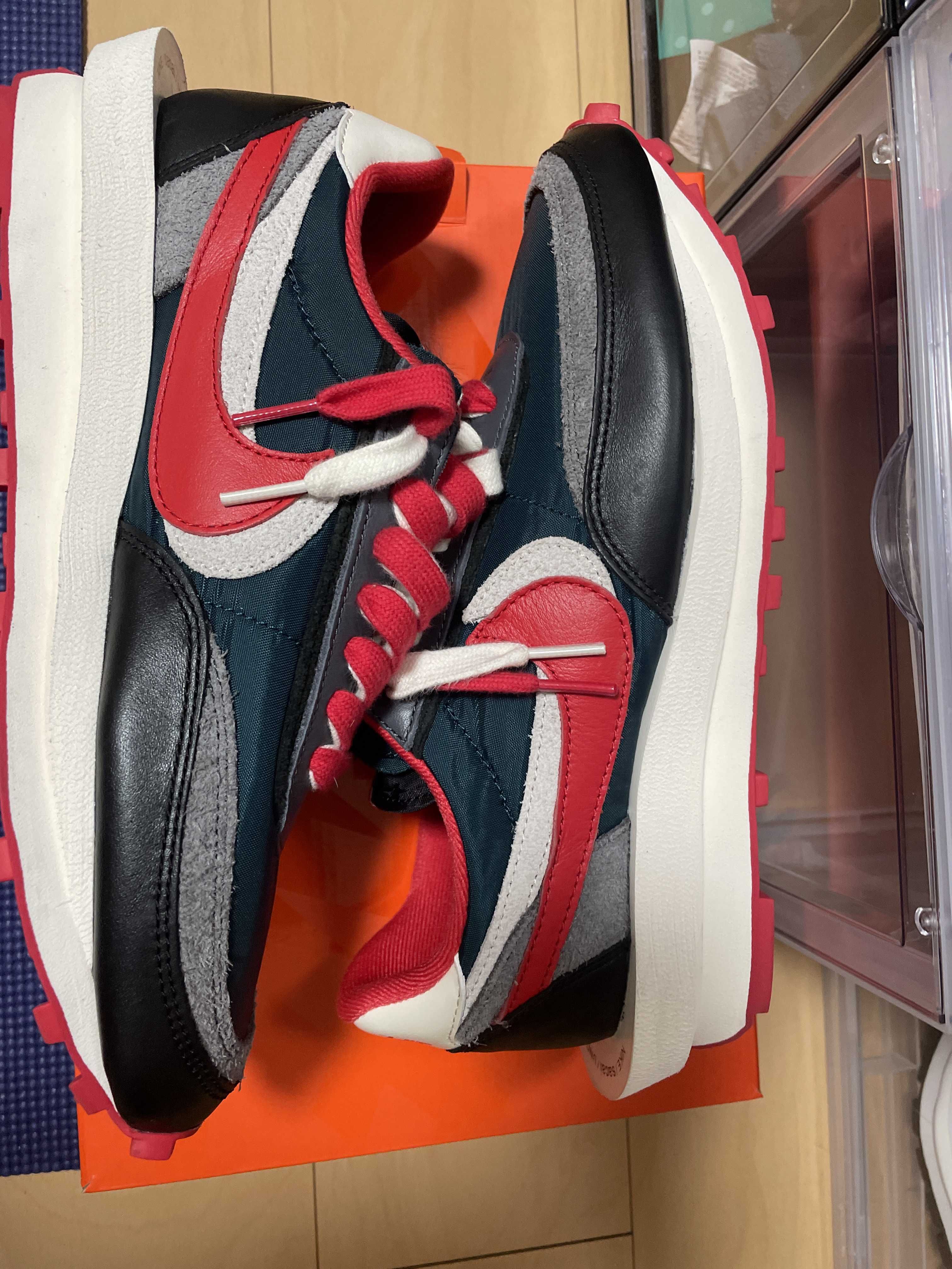 UNDERCOVER × sacai × Nike LD Waffle "Midnight Spruce/Pale Ivory-Dark Grey-University Red"