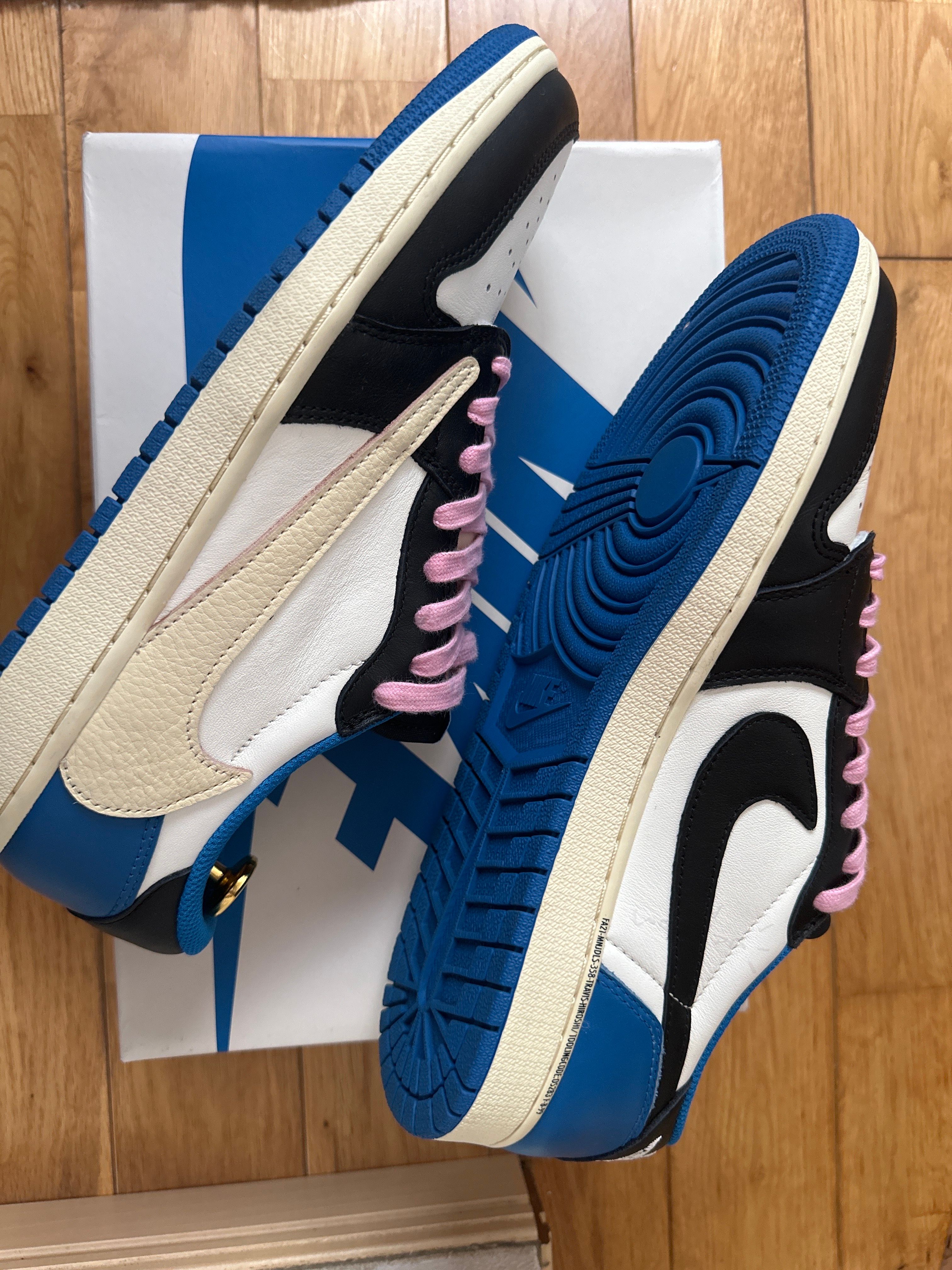 Travis Scott × fragment design × Nike Air Jordan 1 Low OG SP "Military Blue"