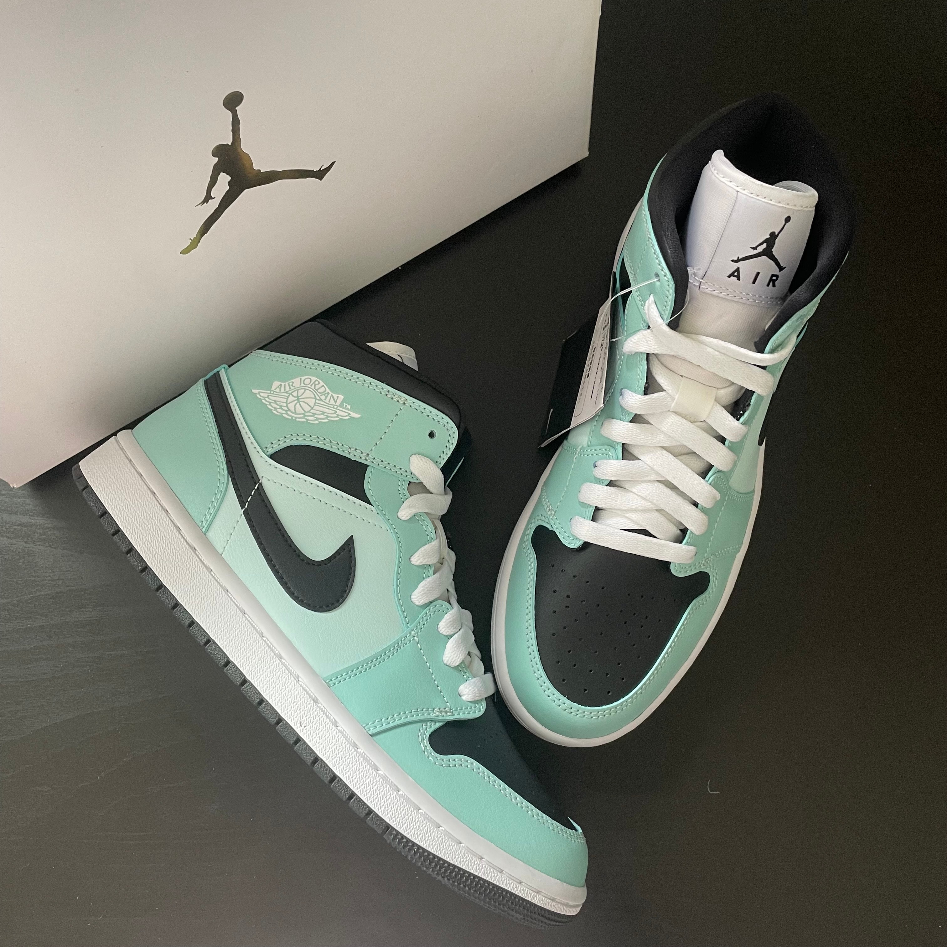 Nike Women's Air Jordan 1 Mid "Aqua Blue"
