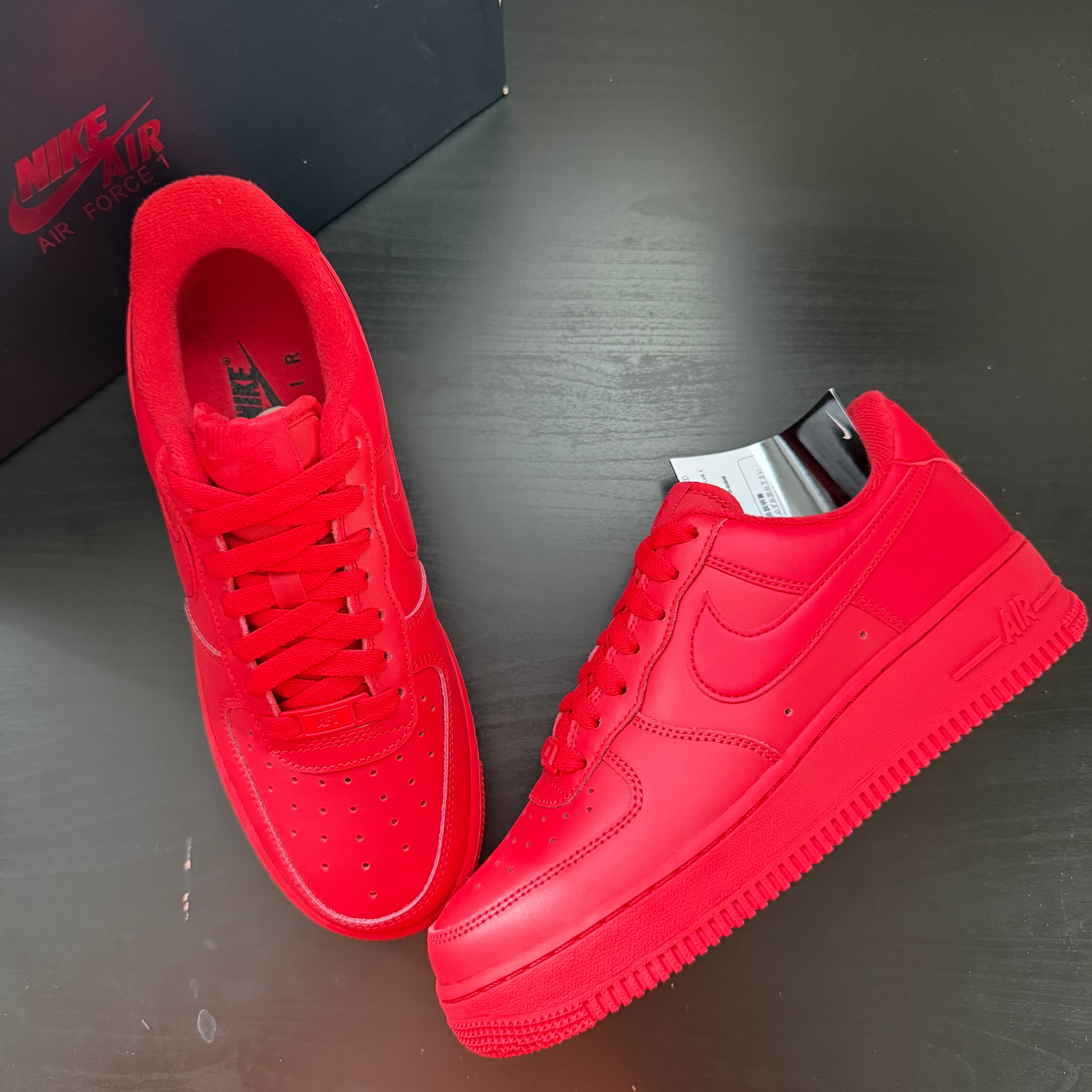 ナイキ エアフォース1 ロー "トリプル レッド"