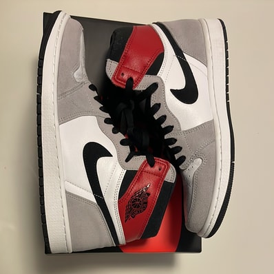 Nike Air Jordan 1 High OG "White/Black/Light Smoke Grey"