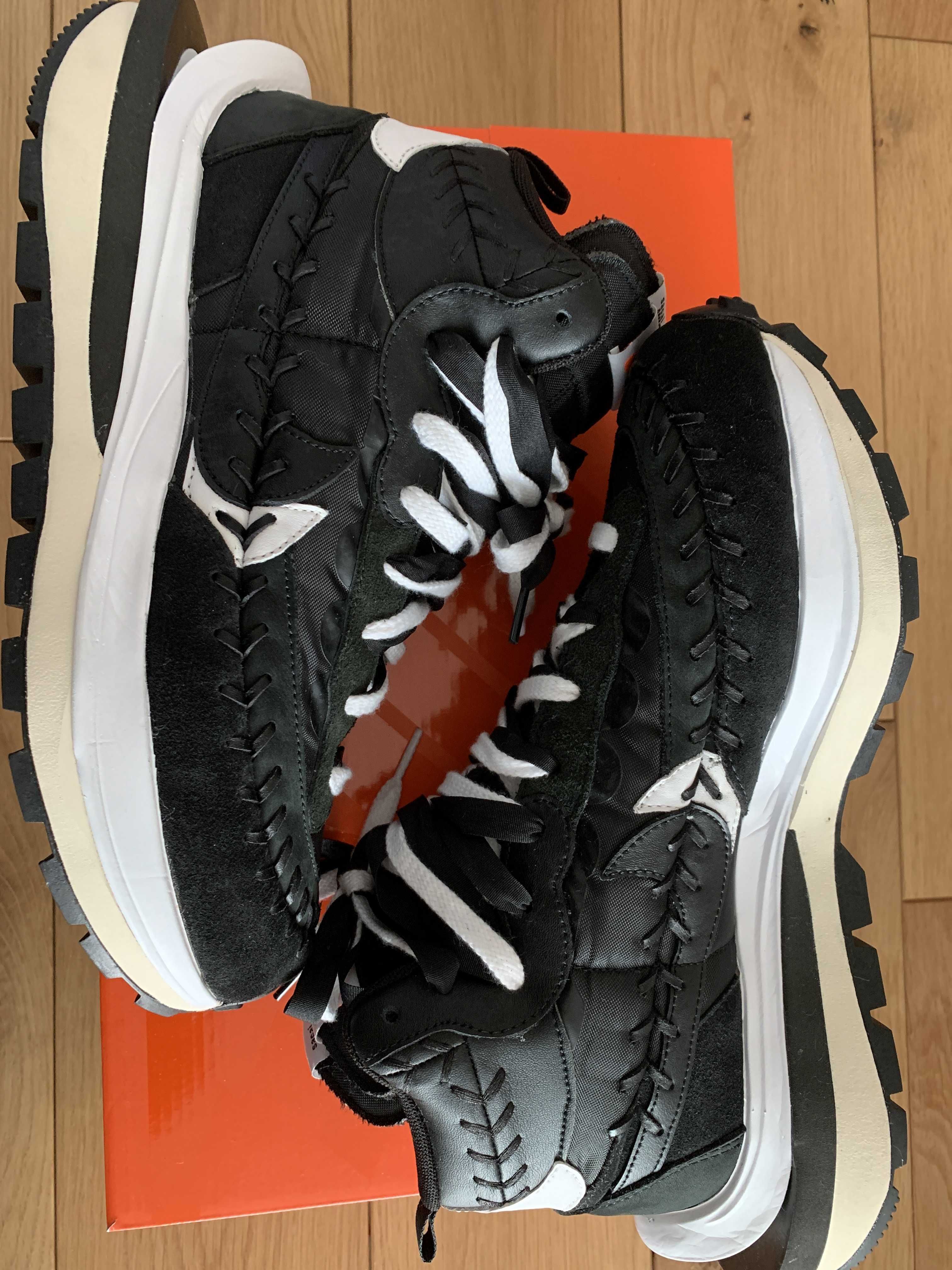 Jean-Paul Gaultier × sacai × Nike Vapor Waffle "Black/Black-White"