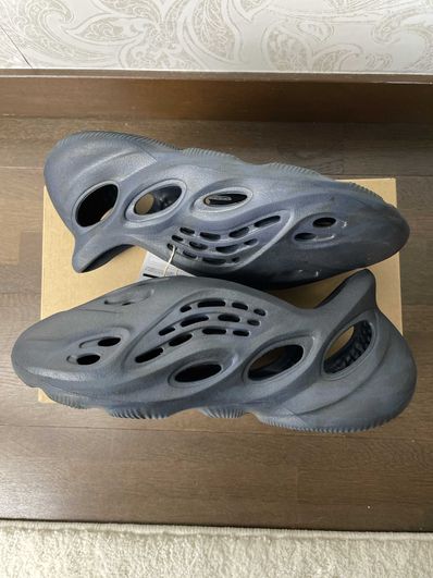 adidas YEEZY Foam Runner "Mineral Blue"